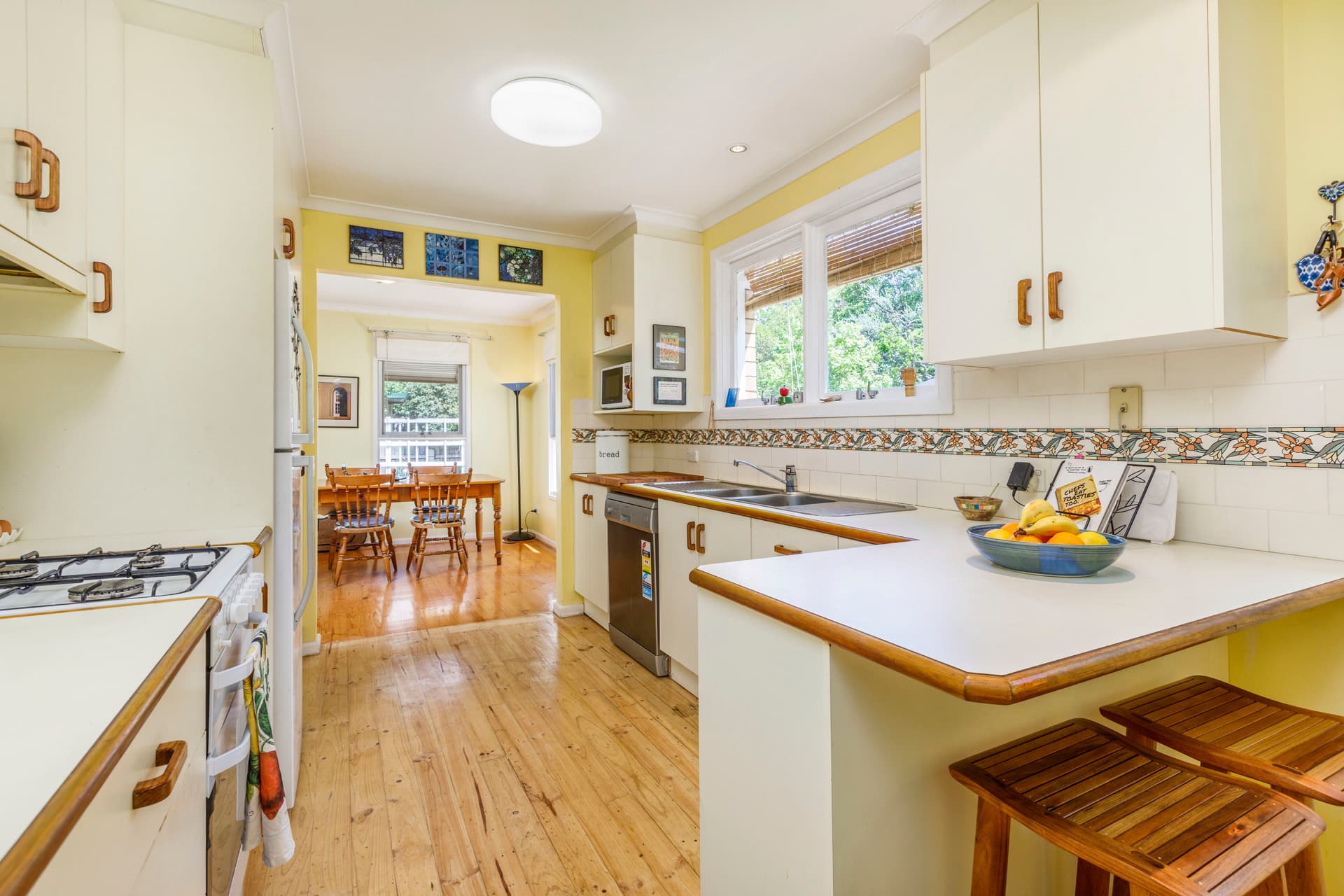11 Swinden Street, Downer ACT 2602, Downer - Thumbnail 2