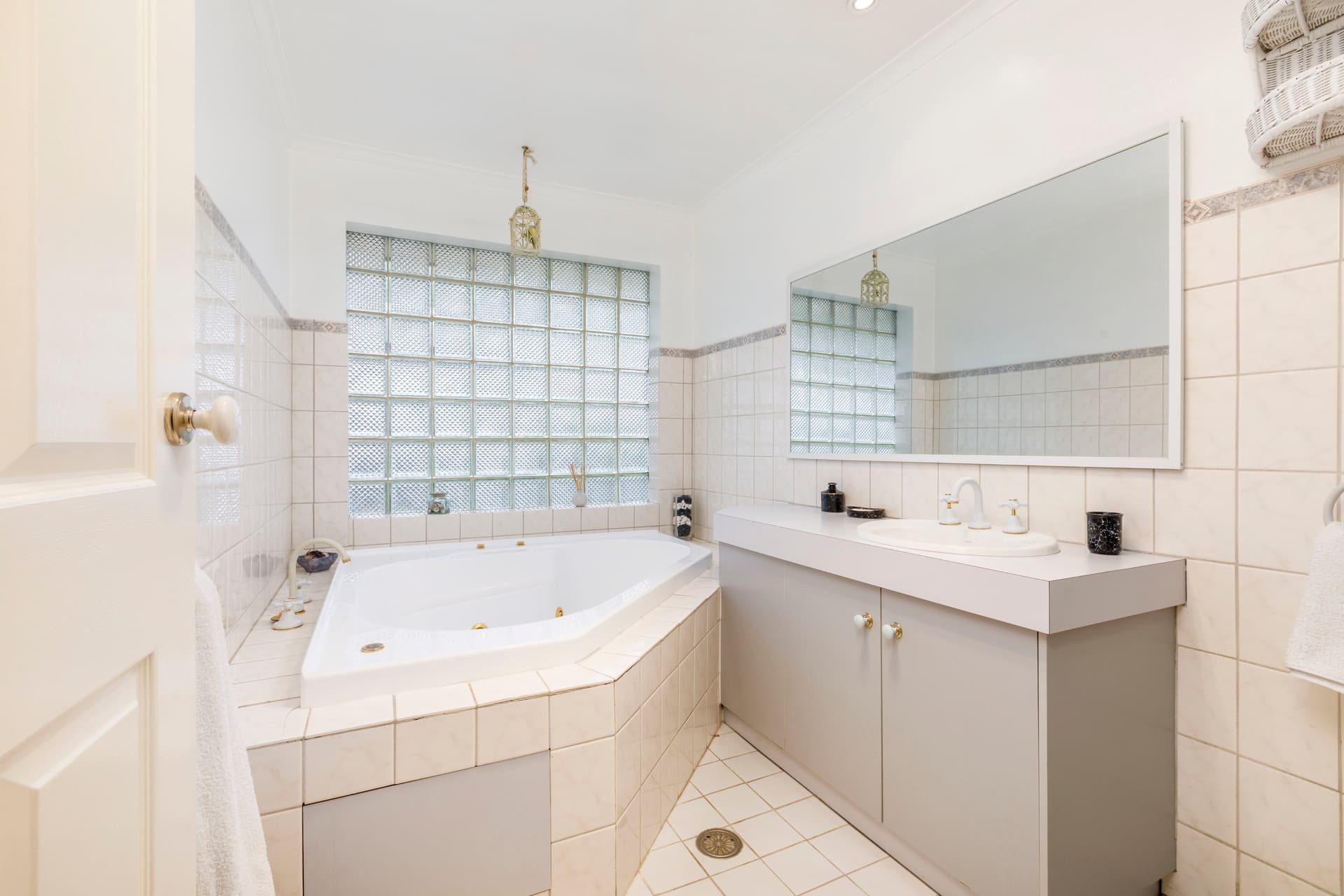 21 Nicklin Crescent, Fadden ACT 2904, Fadden - Thumbnail 4