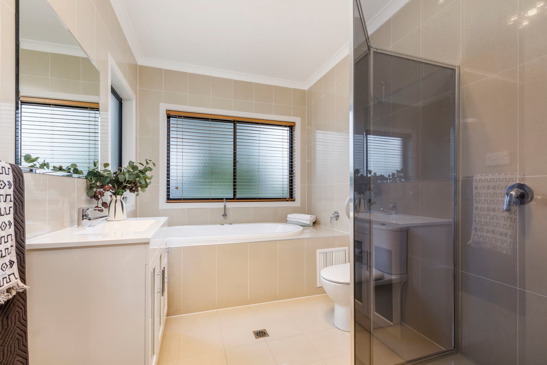 10 Rundle Place, Kambah ACT 2902, Kambah - Image 1