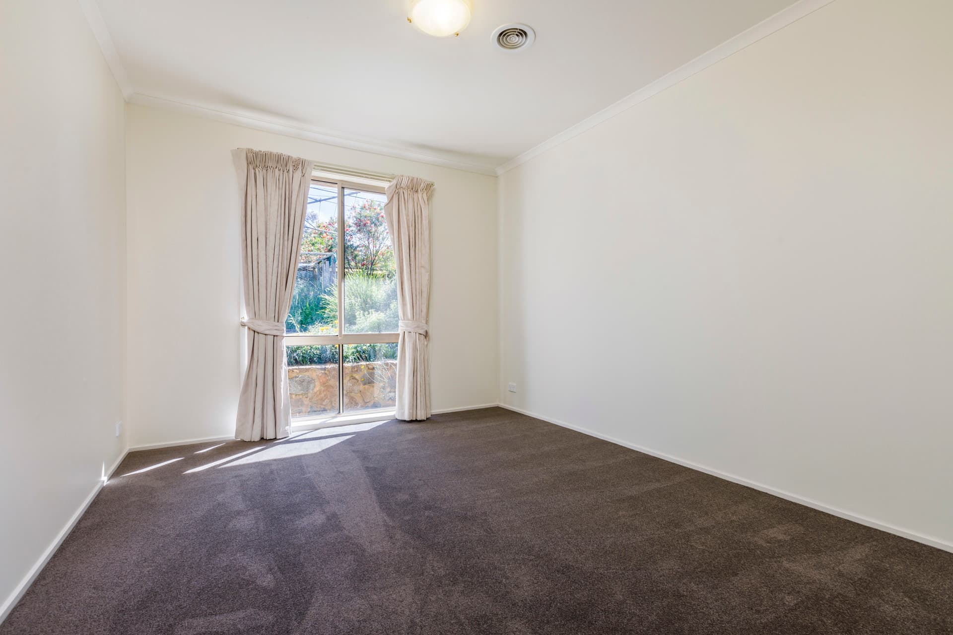3 Lacey Place, Kambah ACT 2902, Kambah - Thumbnail 5