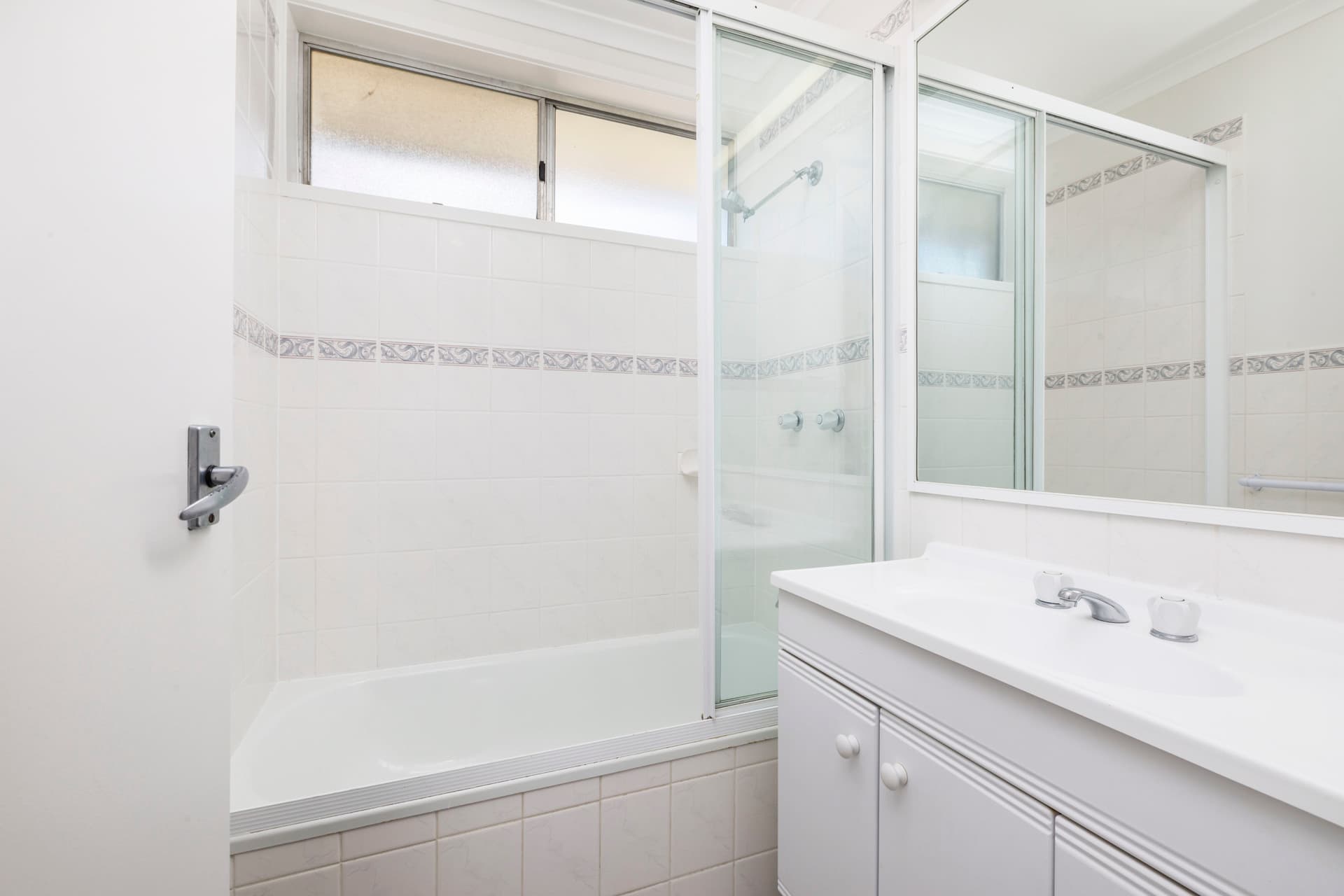 13 McEachern Crescent, Melba ACT 2615, Melba - Thumbnail 2