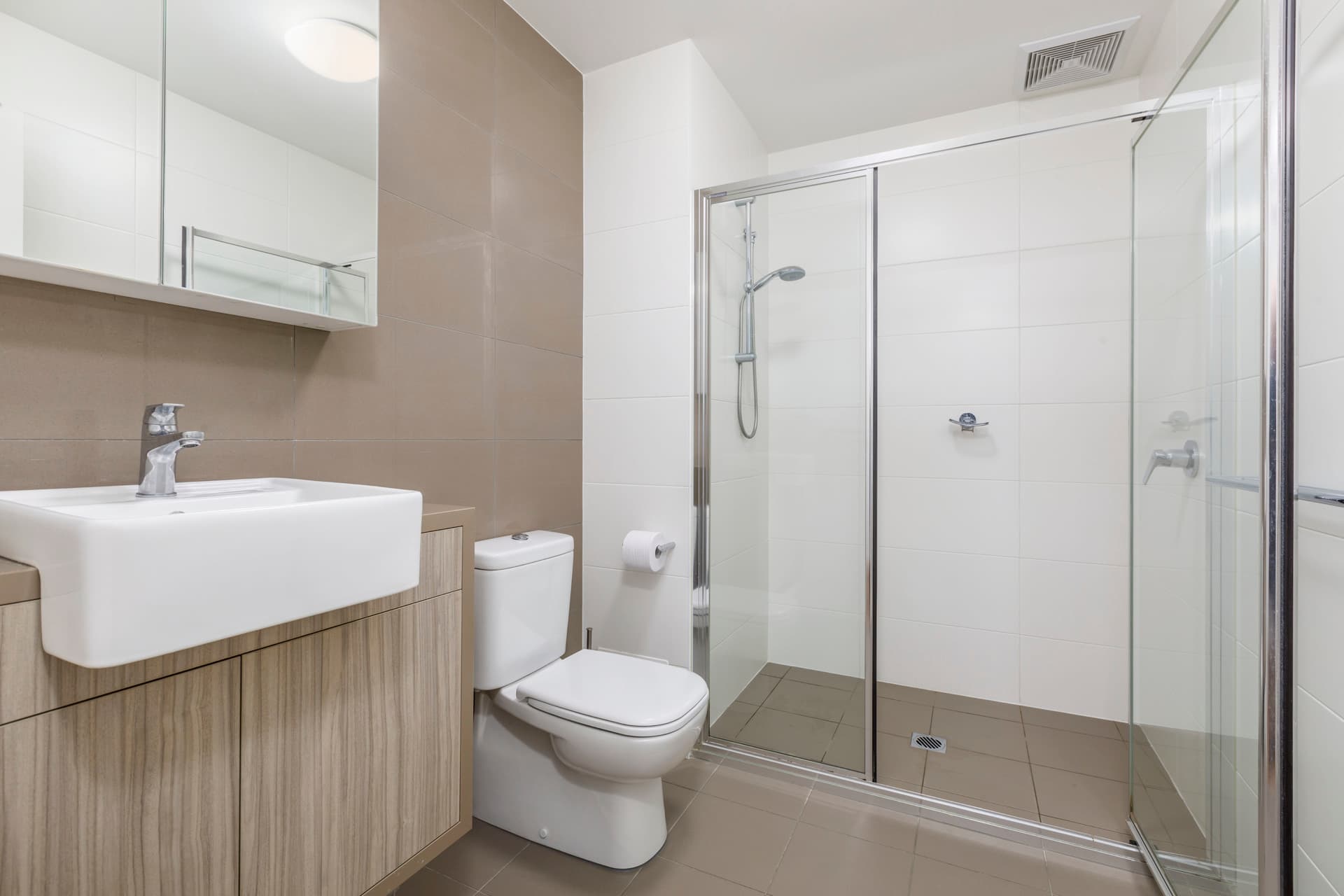 4/7 Lowanna Street, Braddon ACT 2612, Braddon - Thumbnail 3
