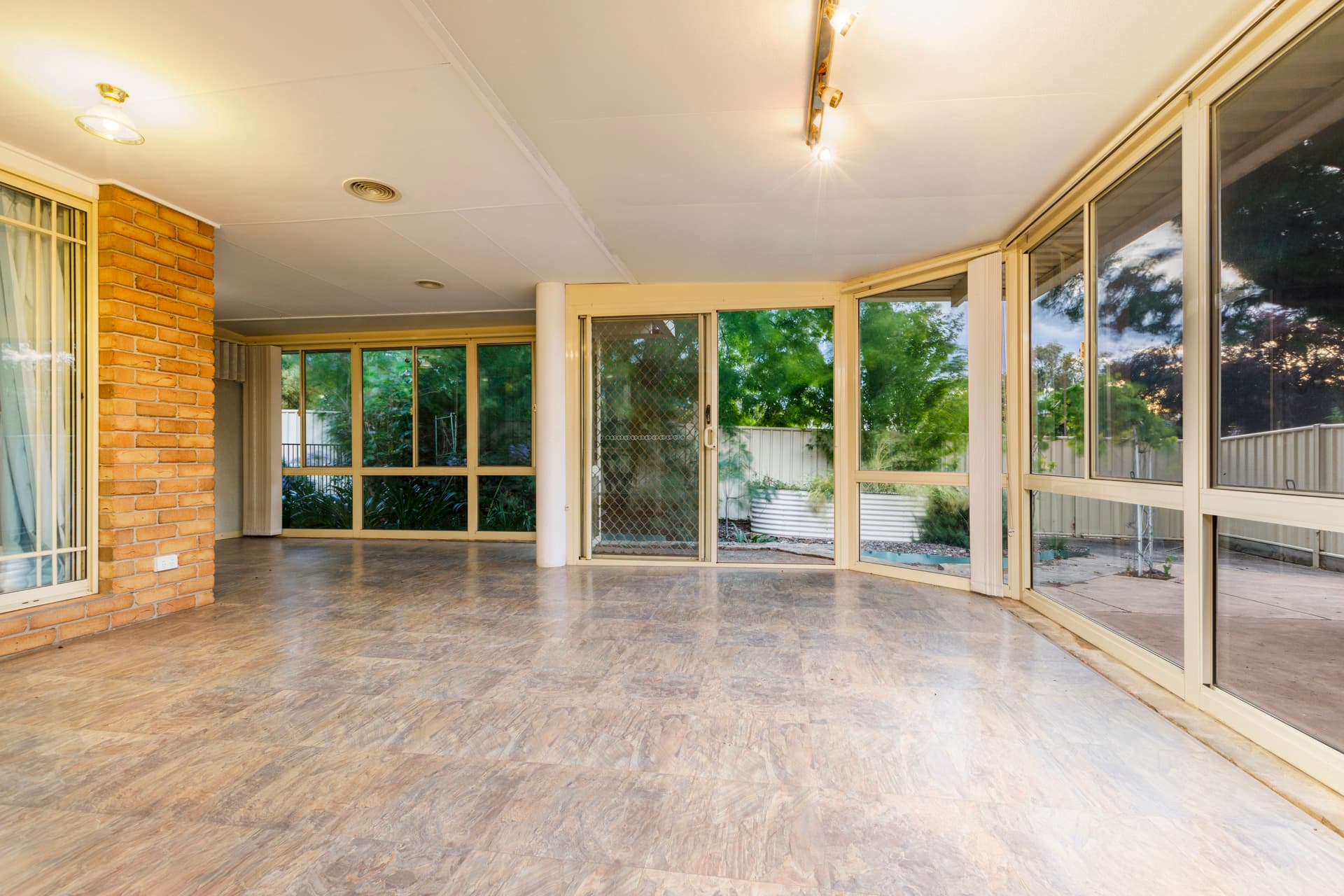 9 Jerome Place, Gordon ACT 2906, Gordon - Thumbnail 2