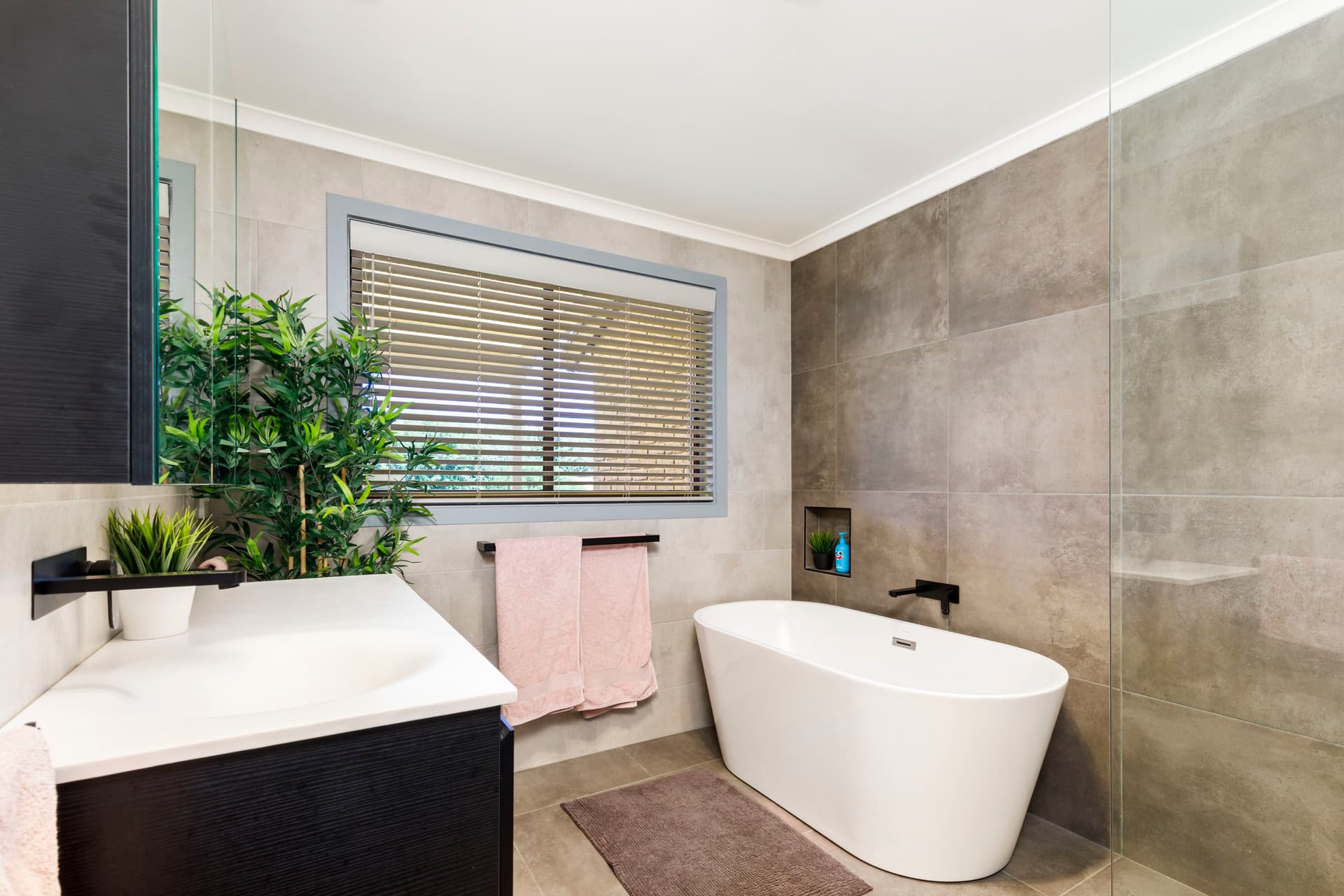 74 Cossington Smith Crescent, Lyneham ACT 2602, Lyneham - Thumbnail 2