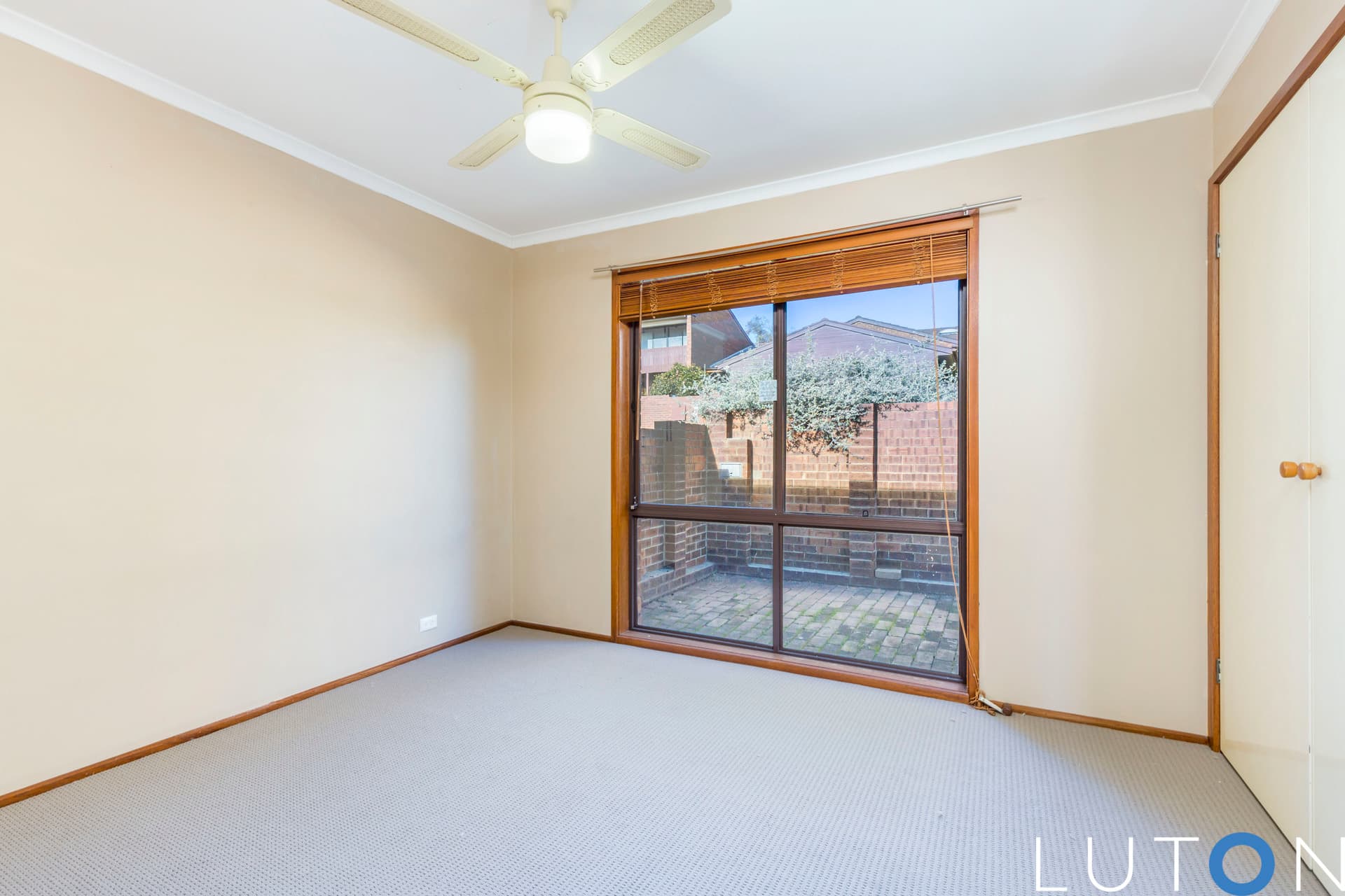 49 Hallen Close, Phillip ACT 2606, Phillip - Thumbnail 2