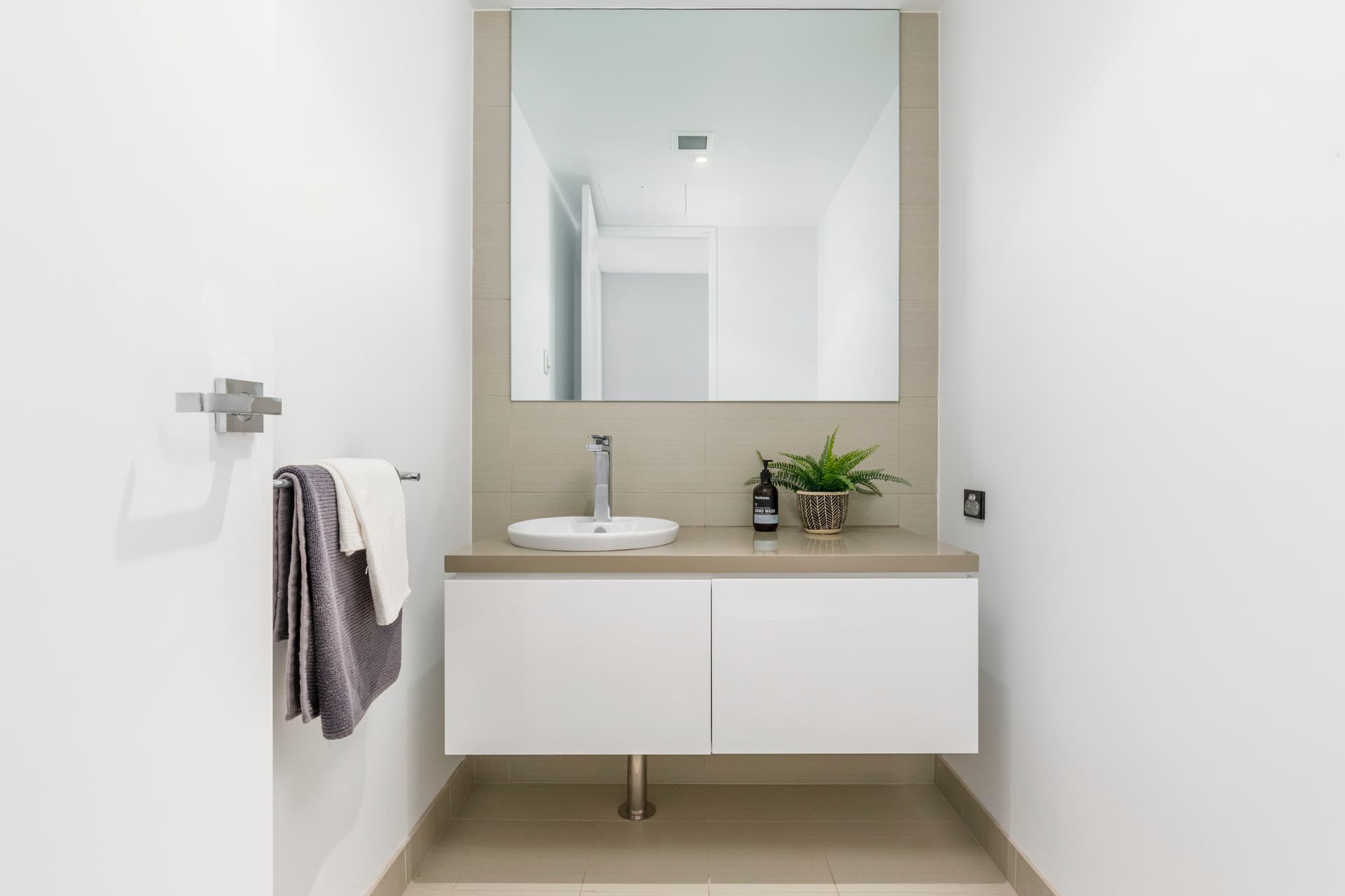 421/2 Grose Street, Deakin ACT 2600, Deakin - Thumbnail 2