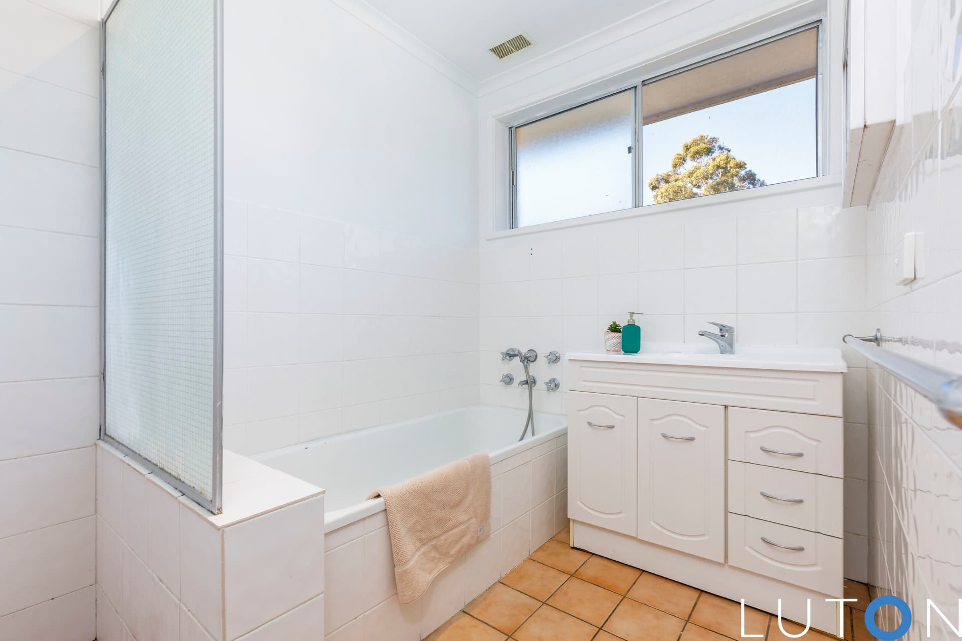 82 Degraves Crescent, Wanniassa ACT 2903, Wanniassa - Thumbnail 3