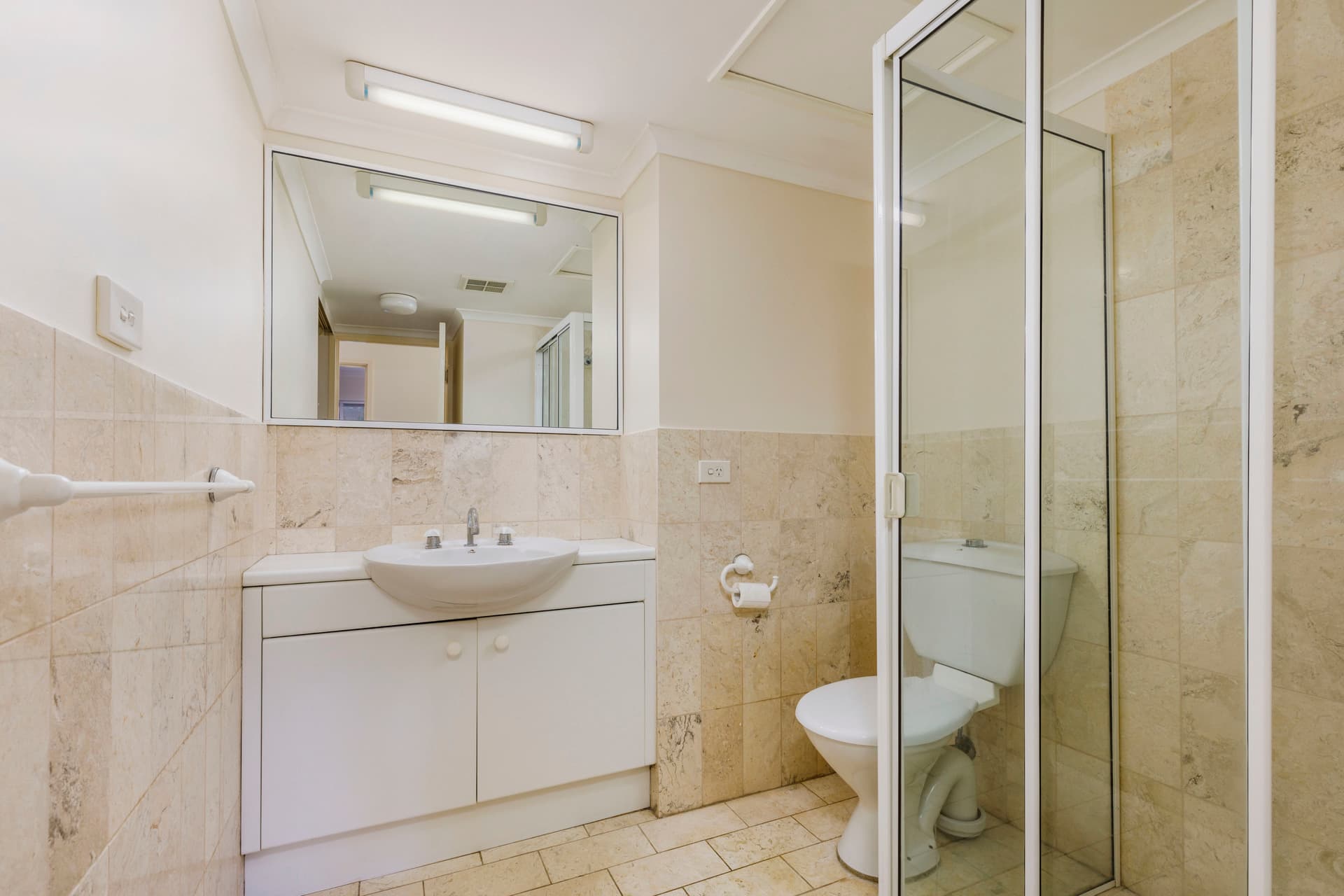 A3/2 Currie Crescent, Griffith ACT 2603, Griffith - Thumbnail 4