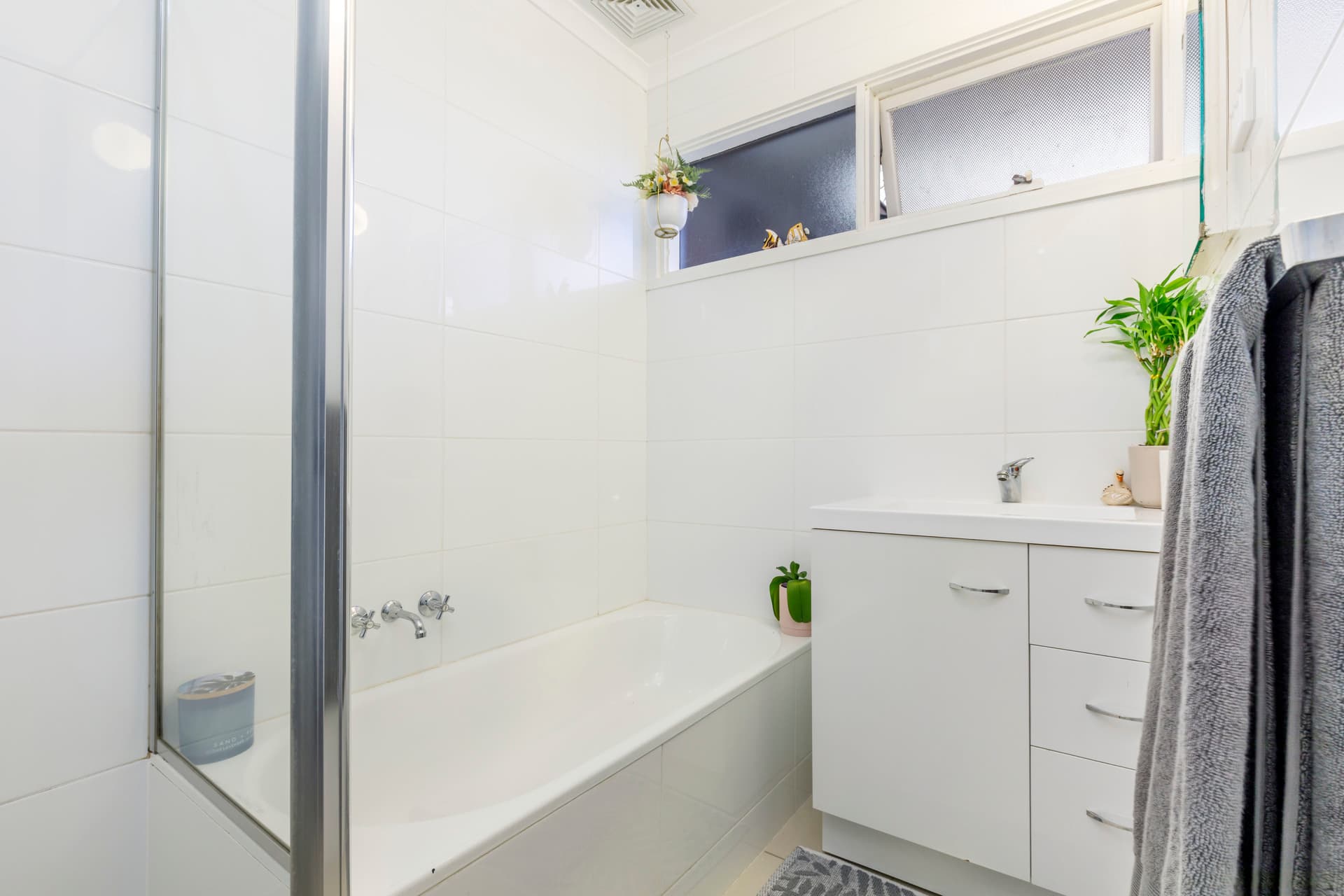 2 Dangar Place, Charnwood ACT 2615, Charnwood - Thumbnail 4