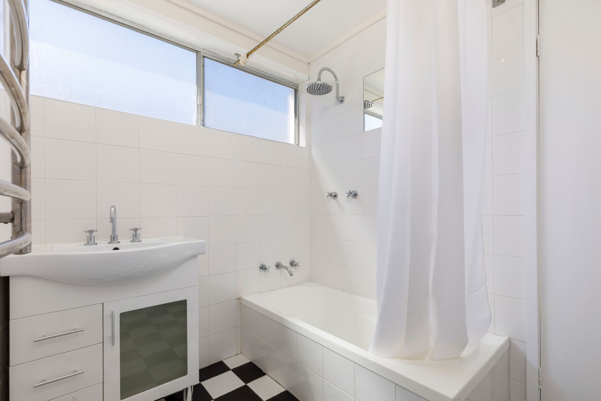 8 Rundle Place, Kambah ACT 2902, Kambah - Thumbnail 2