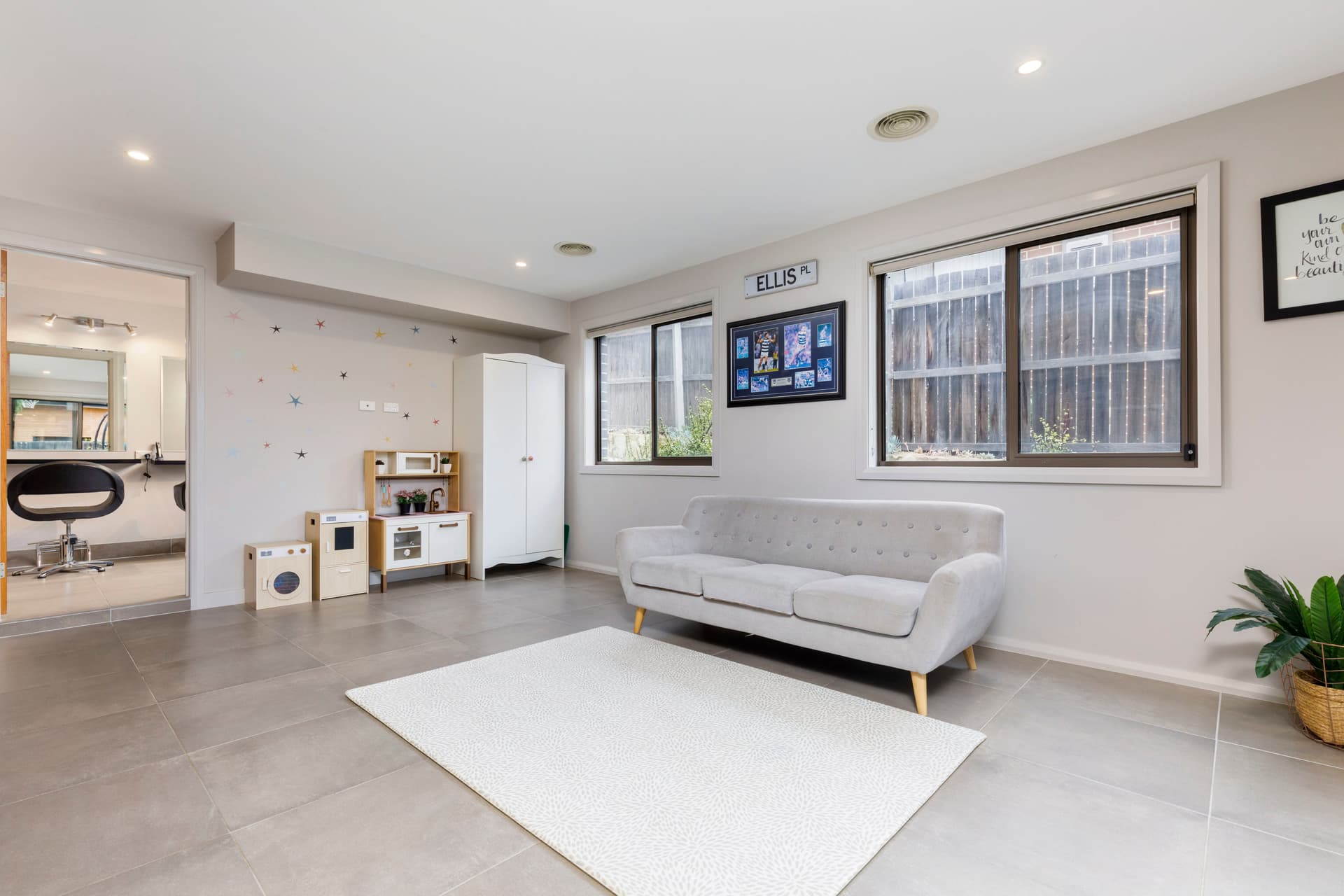 72 Don Dunstan Drive, Bonython ACT 2905, Bonython - Thumbnail 5