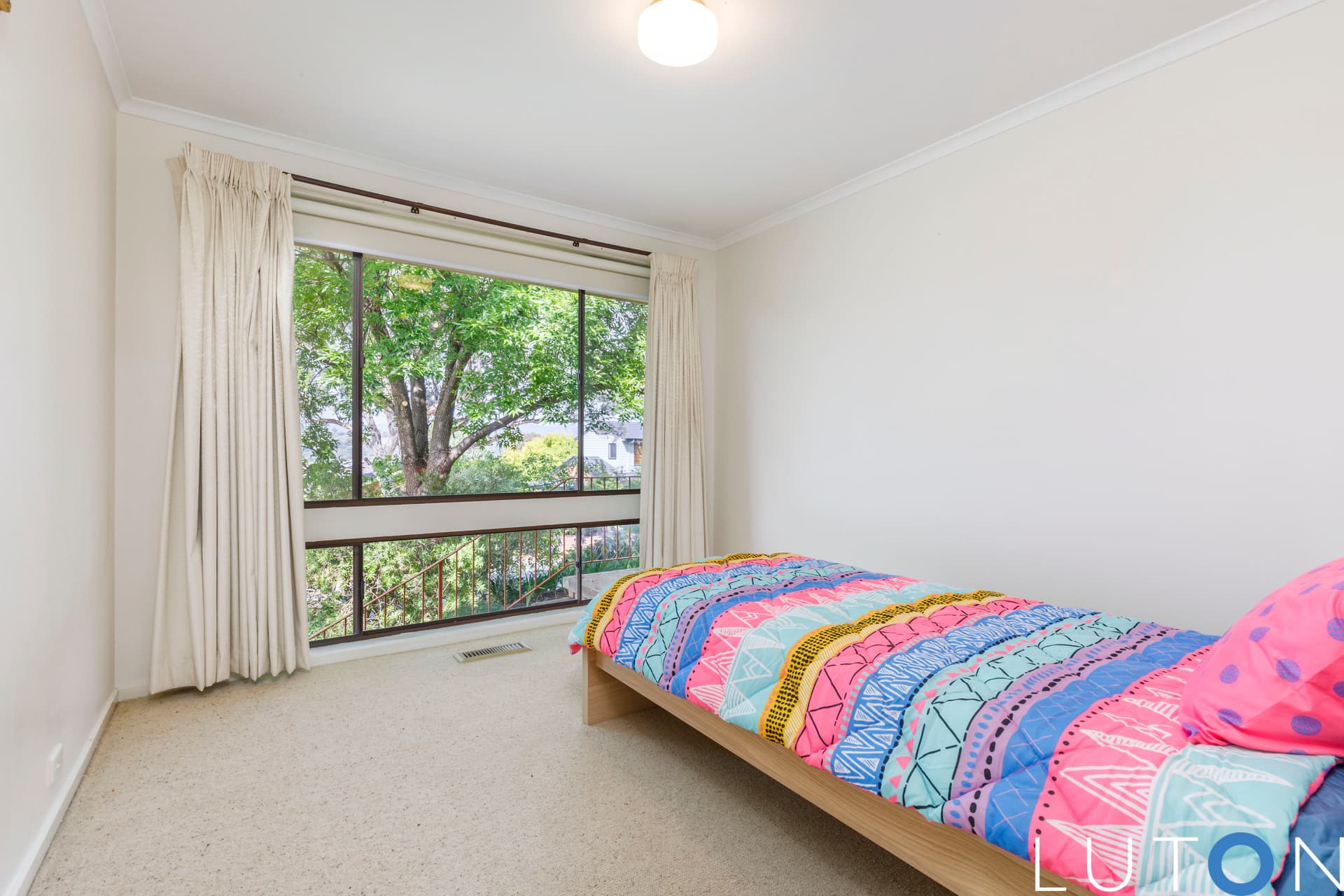 5 Simon Place, Kambah ACT 2902, Kambah - Thumbnail 4