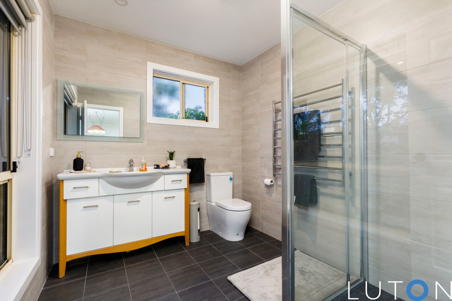 49 Buntine Crescent, Isaacs ACT 2607, Isaacs - Thumbnail 2