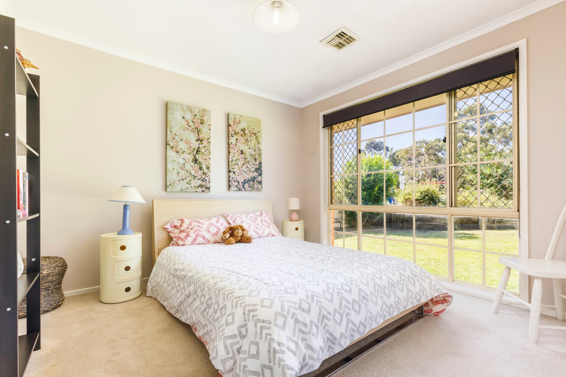 9 Iredale Place, Gordon ACT 2906, Gordon - Thumbnail 2