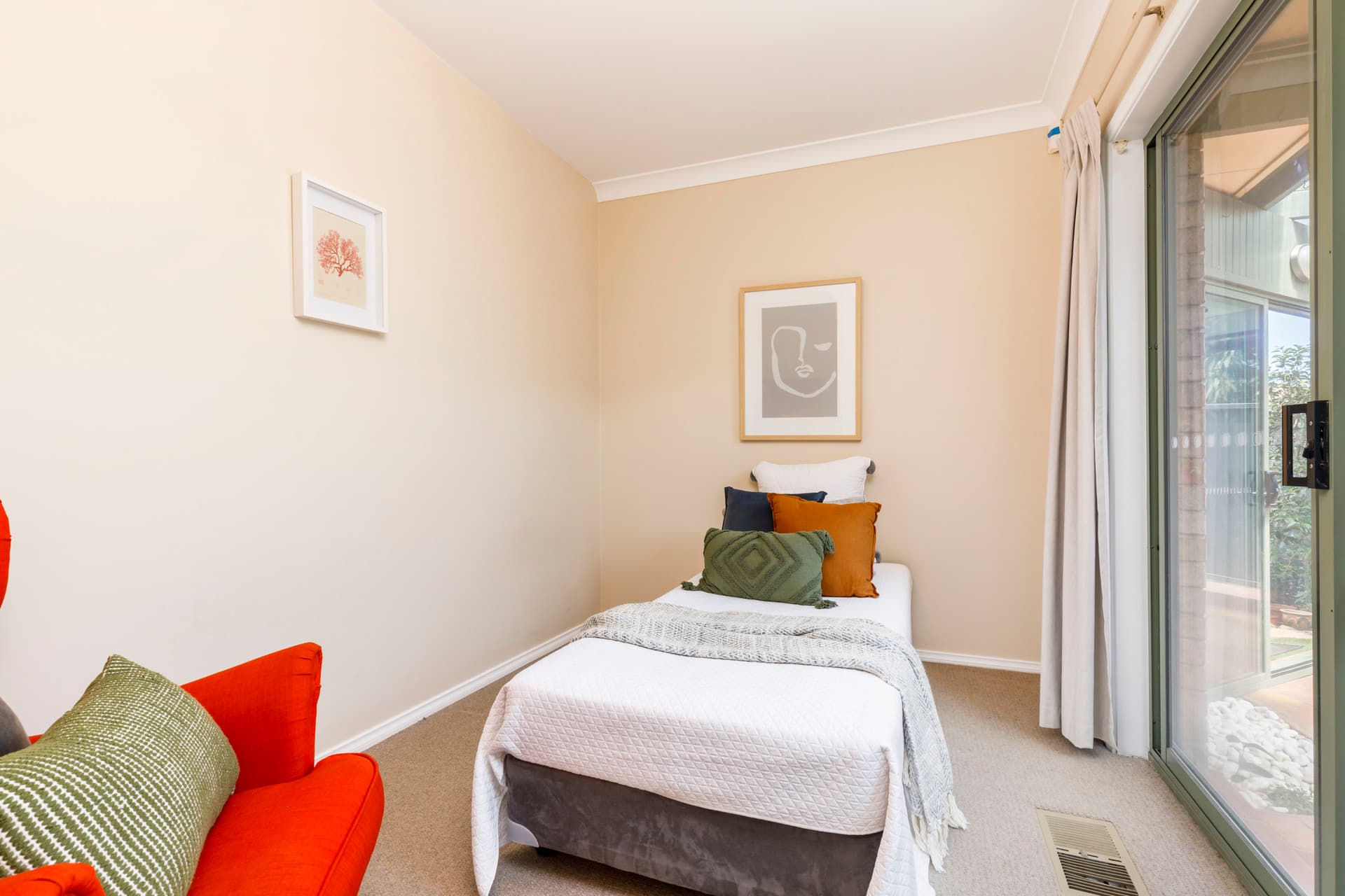 3 Kuhn Place, Nicholls ACT 2913, Nicholls - Thumbnail 2