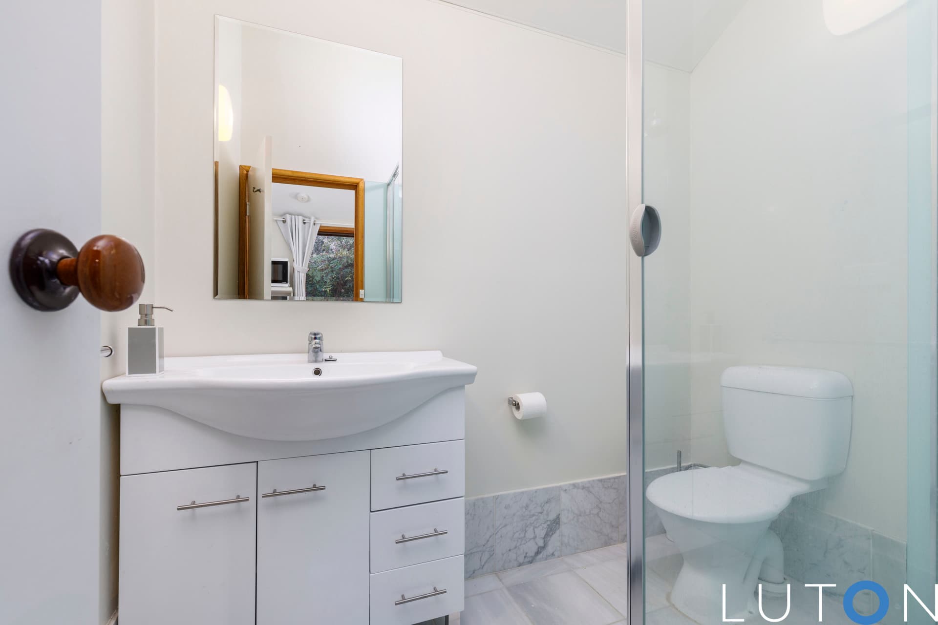 11 Schomburgk Street, Yarralumla ACT 2600, Yarralumla - Thumbnail 4