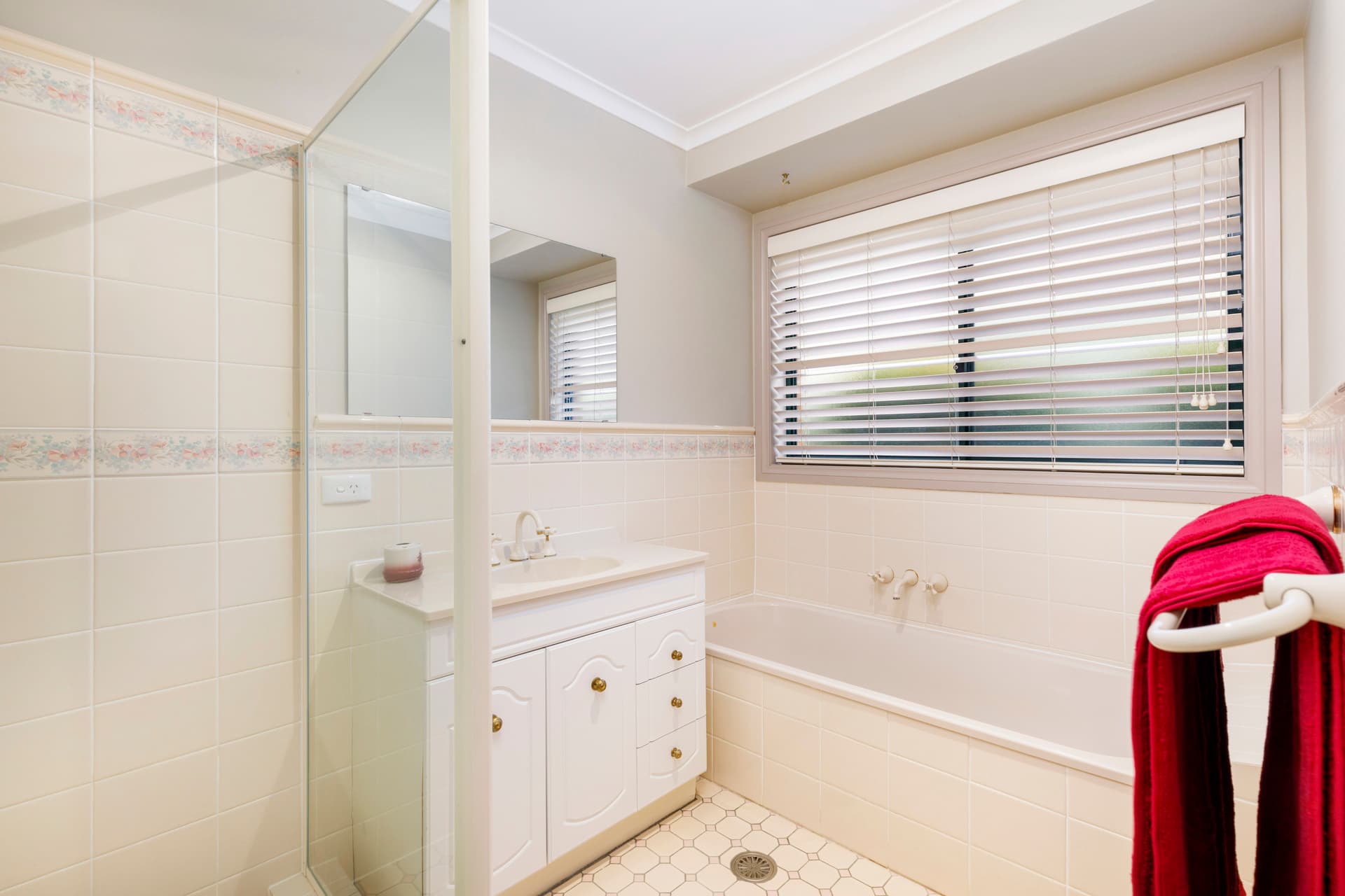 8 Cerutty Crescent, Gordon ACT 2906, Gordon - Thumbnail 8