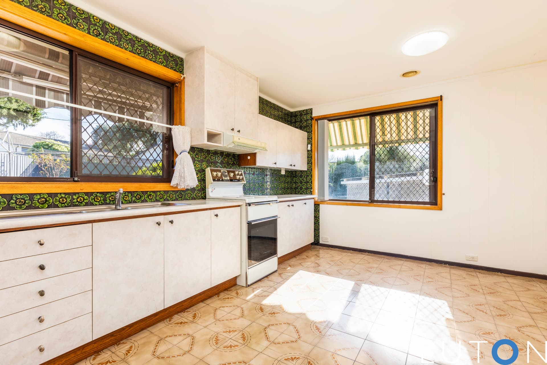 127 Eggleston Crescent, Chifley ACT 2606, Chifley - Thumbnail 8