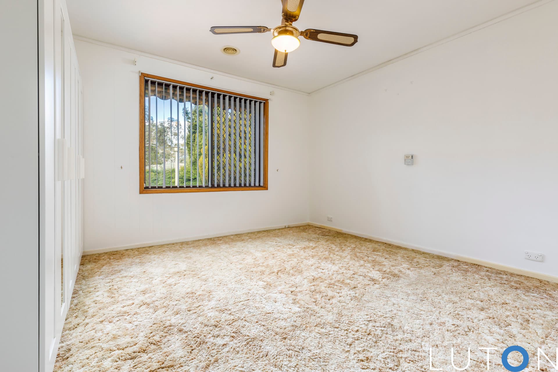 127 Eggleston Crescent, Chifley ACT 2606, Chifley - Thumbnail 2