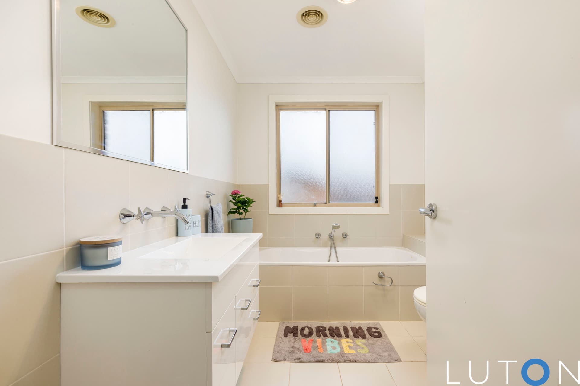 13/33-37 Macquoid Street, Queanbeyan East NSW 2620, Queanbeyan East - Thumbnail 2