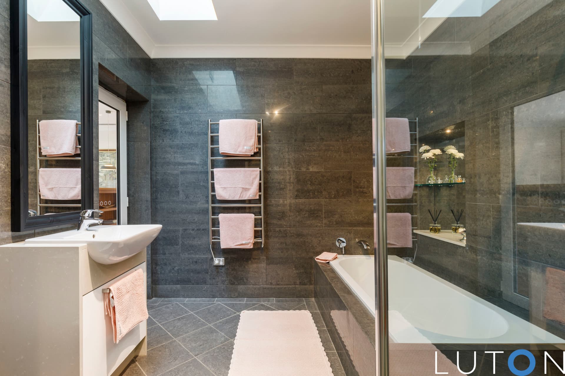 18 Coxen Street, Hughes ACT 2605, Hughes - Thumbnail 2
