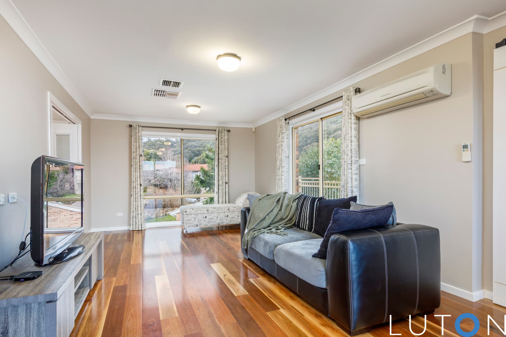 13 Richter Close, Fadden ACT 2904, Fadden - Thumbnail 3