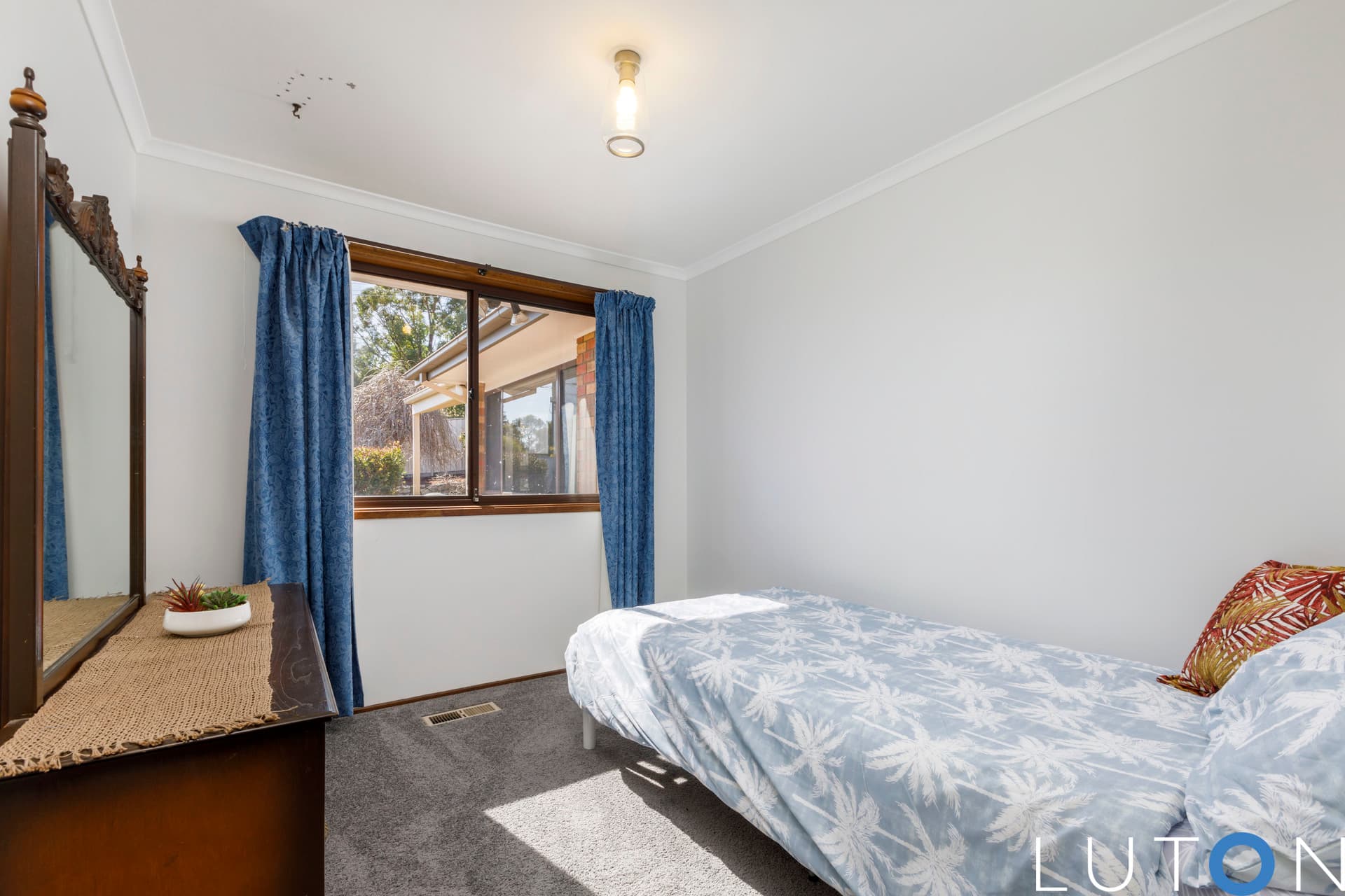 39 Willoughby Crescent, Gilmore ACT 2905, Gilmore - Thumbnail 2