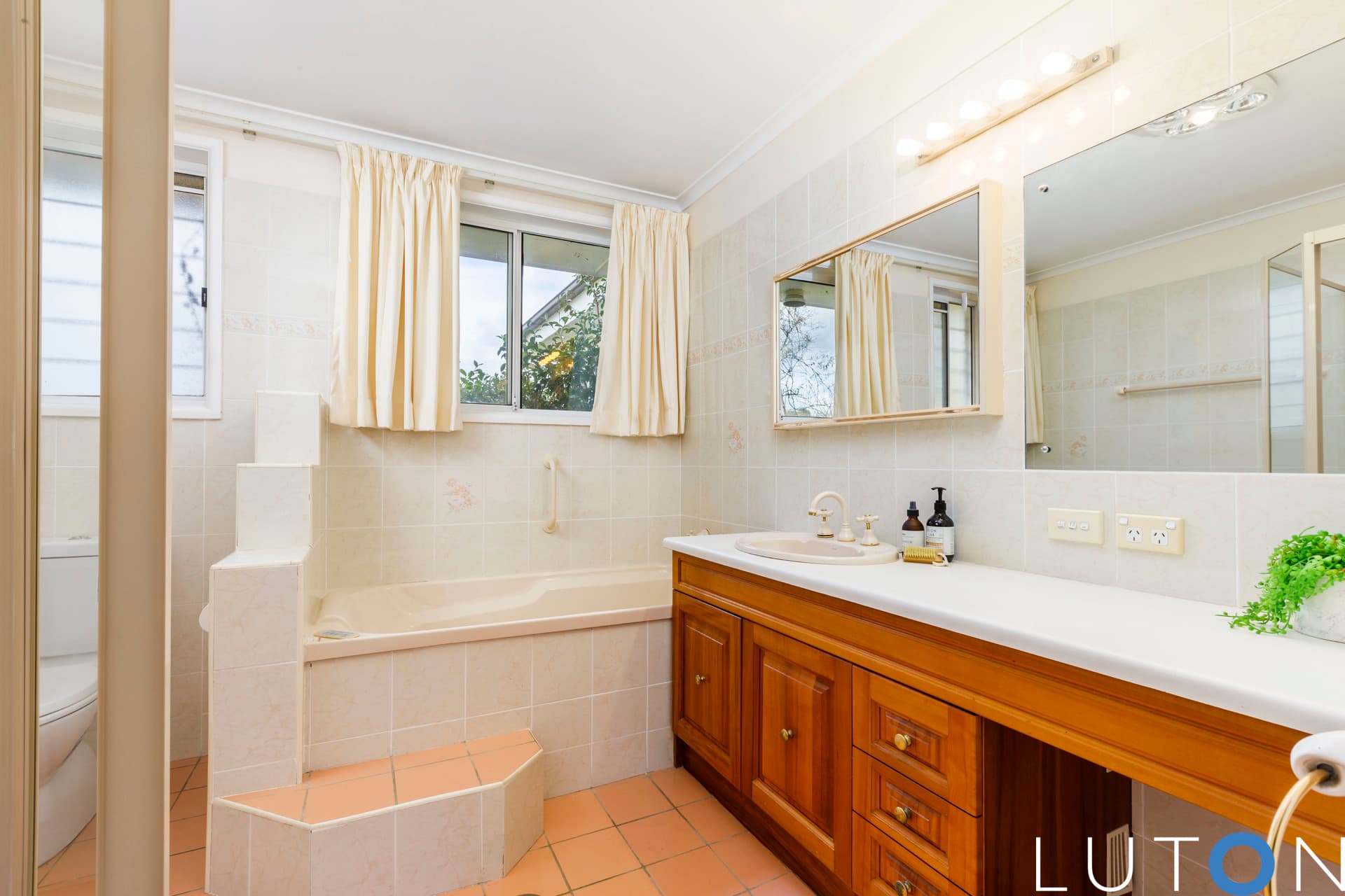 9 Furphy Place, Garran ACT 2605, Garran - Image 1