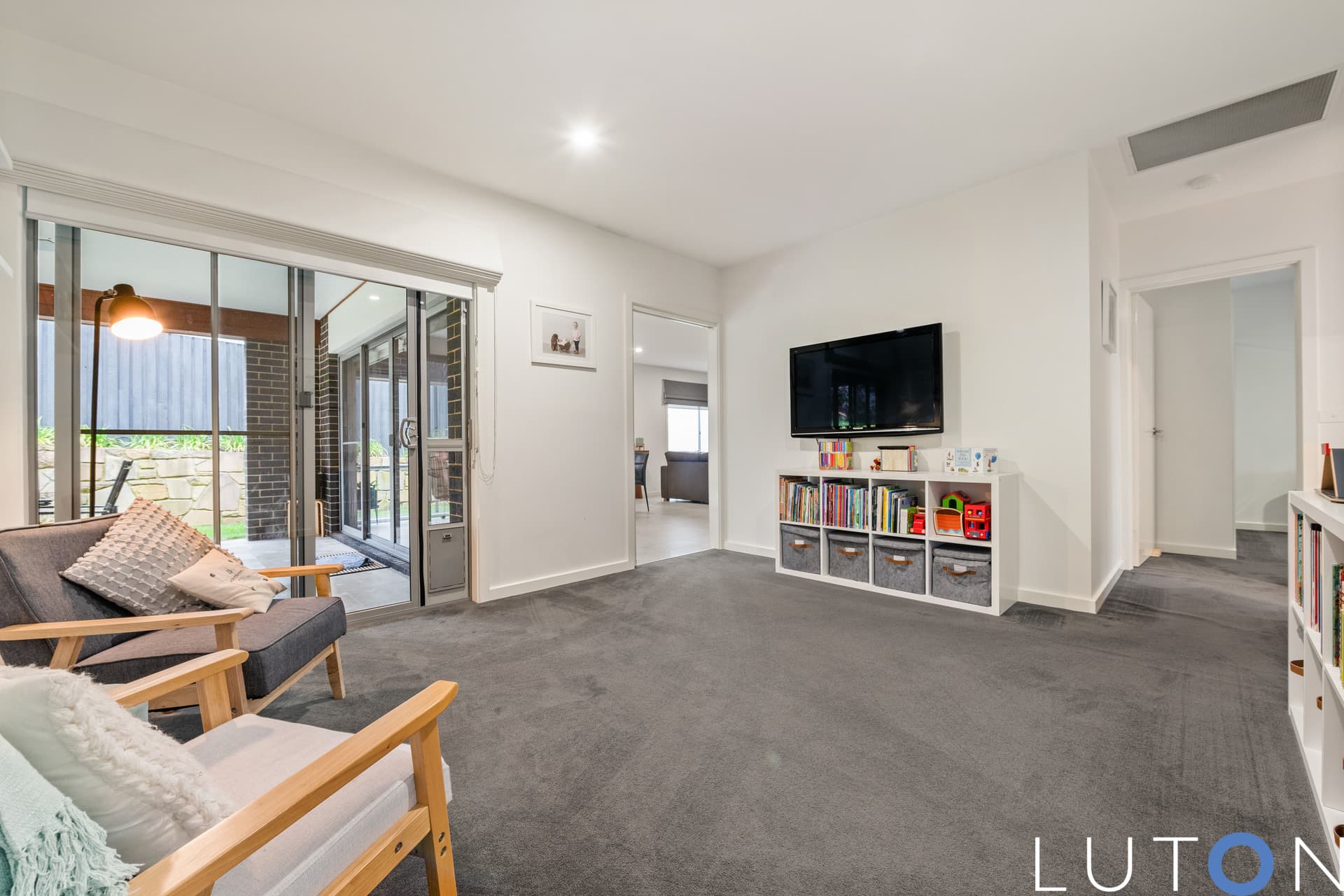 41 Hyslop Crescent, Casey ACT 2913, Casey - Thumbnail 2
