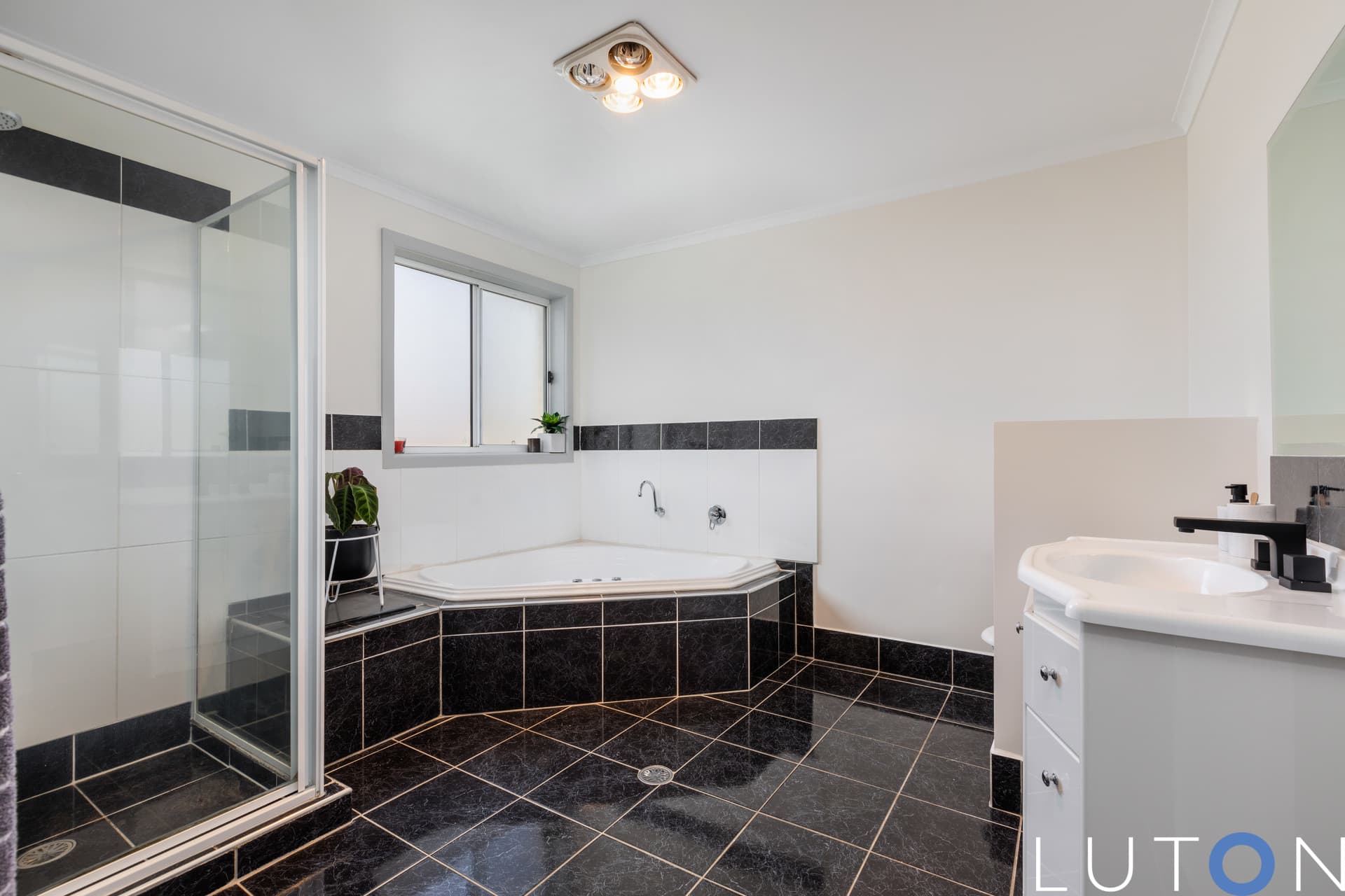 2 Binaburra Place, Karabar NSW 2620, Karabar - Thumbnail 4