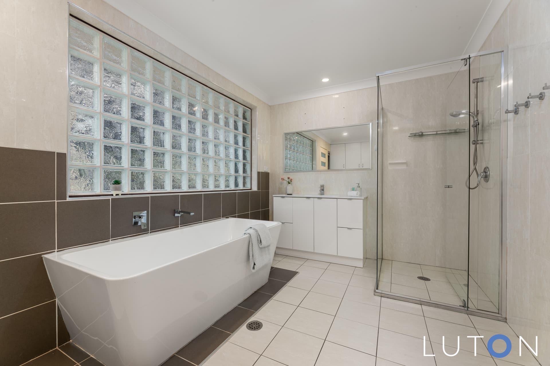 458 Bugden Avenue, Fadden ACT 2904, Fadden - Thumbnail 2