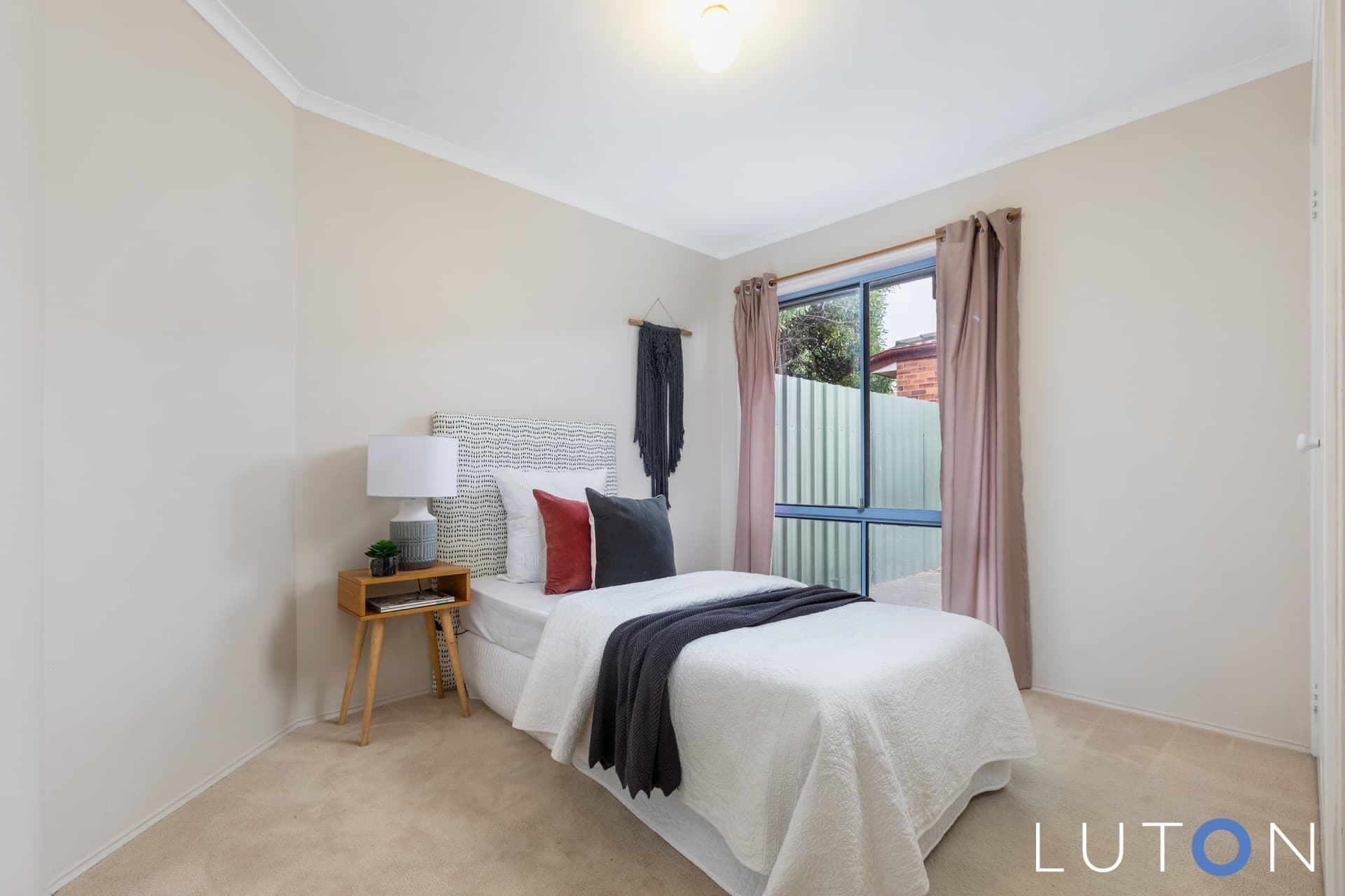 5 Thornhill Crescent, Dunlop ACT 2615, Dunlop - Thumbnail 2