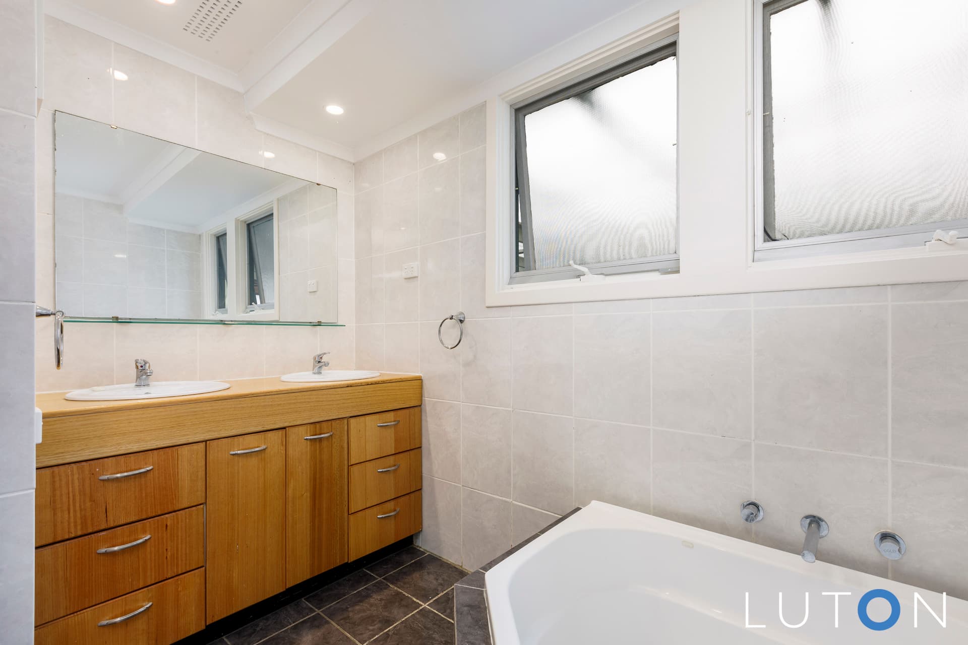 8 Yambina Crescent, Waramanga ACT 2611, Waramanga - Thumbnail 2