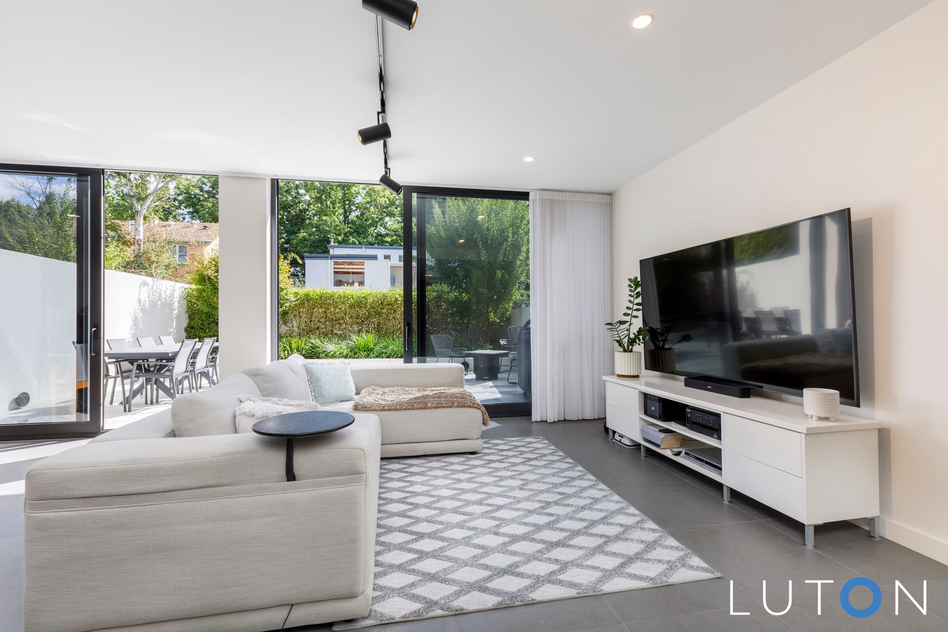 9/22 Canberra Avenue, Forrest ACT 2603, Forrest - Image 1