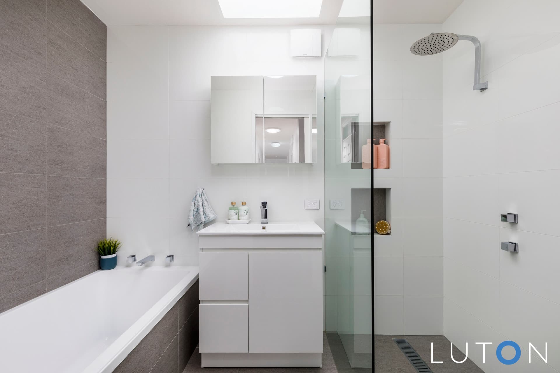 82 Livingston Avenue, Kambah ACT 2902, Kambah - Image 1