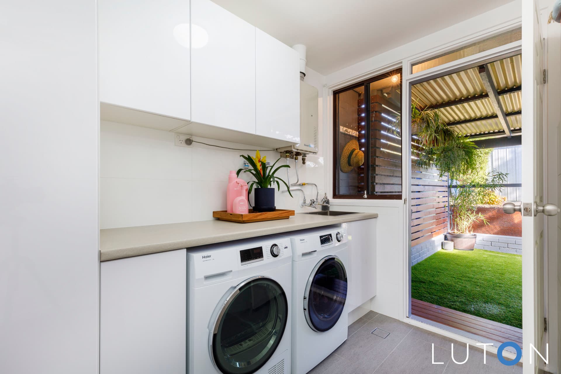 82 Livingston Avenue, Kambah ACT 2902, Kambah - Thumbnail 2