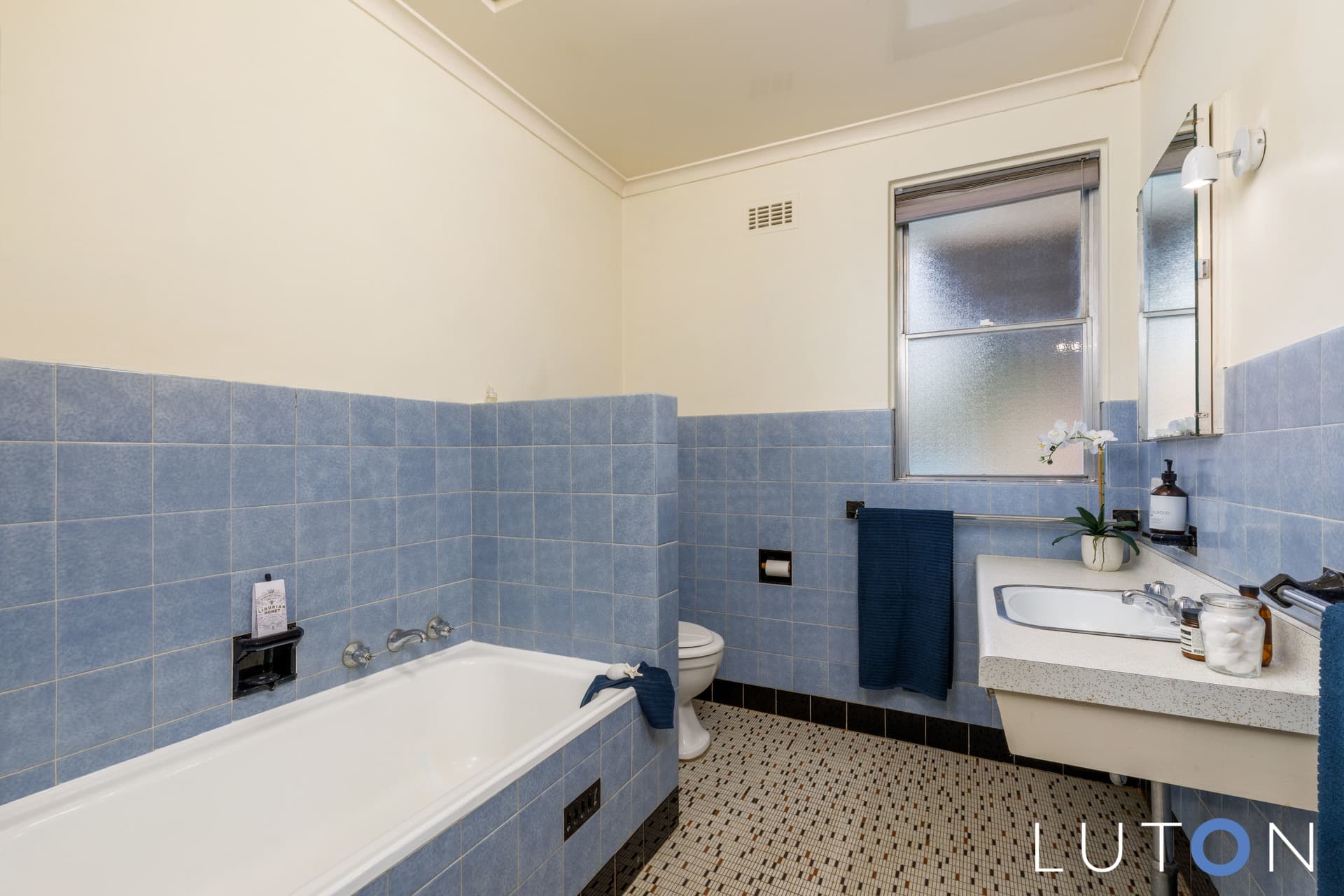 93 Stonehaven Crescent, Deakin ACT 2600, Deakin - Thumbnail 2