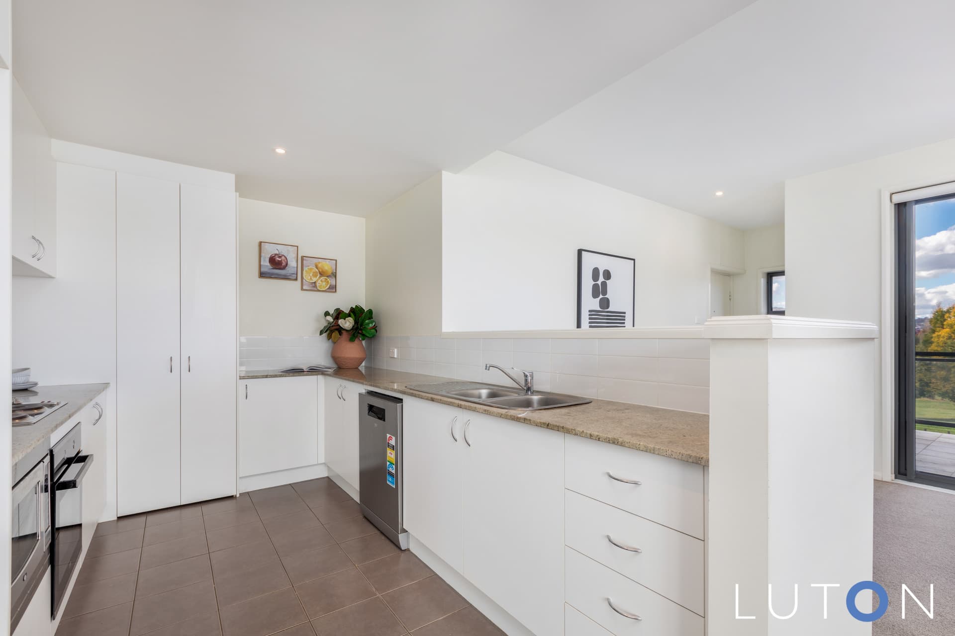 18/1 Drew Street, Greenway ACT 2900, Greenway - Thumbnail 2