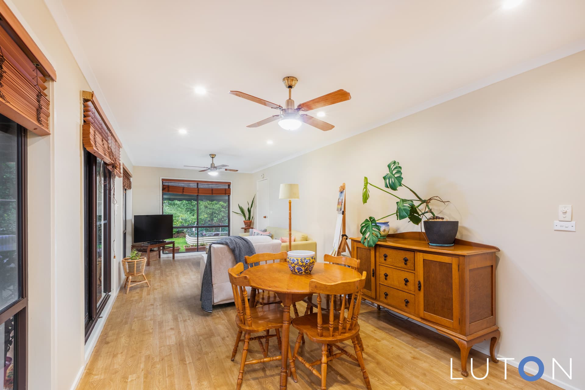22 Chirnside Circuit, Kambah ACT 2902, Kambah - Thumbnail 2