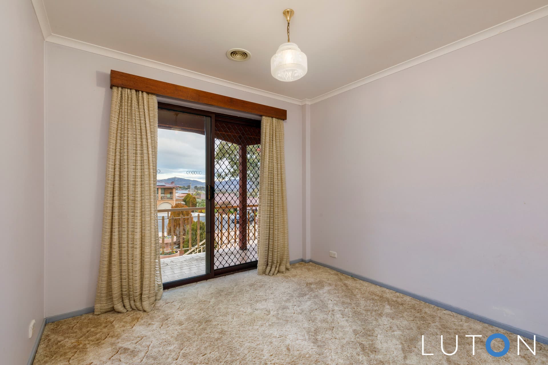 6 Jessop Place, Fadden ACT 2904, Fadden - Thumbnail 3