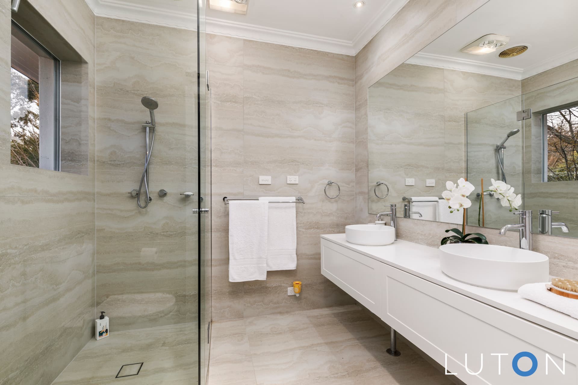 137 Hawkesbury Crescent, Farrer ACT 2607, Farrer - Thumbnail 2