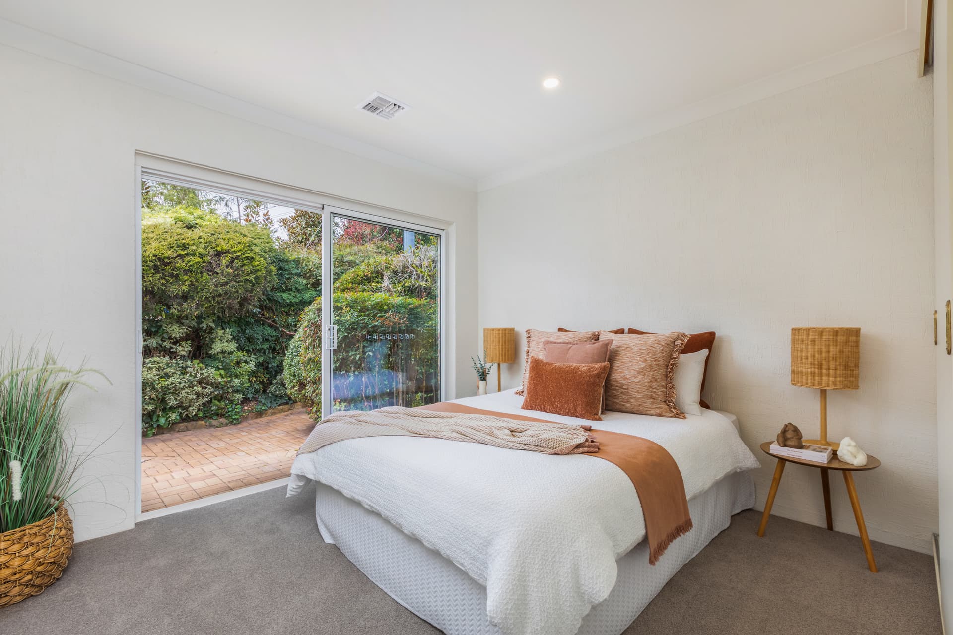 87 Buxton Street, Deakin ACT 2600, Deakin - Thumbnail 2