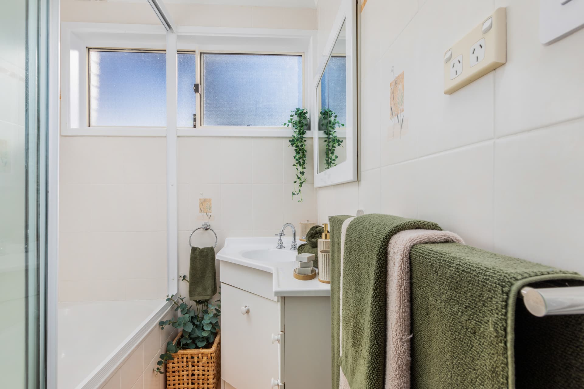 8 Bage Place, Mawson ACT 2607, Mawson - Thumbnail 3