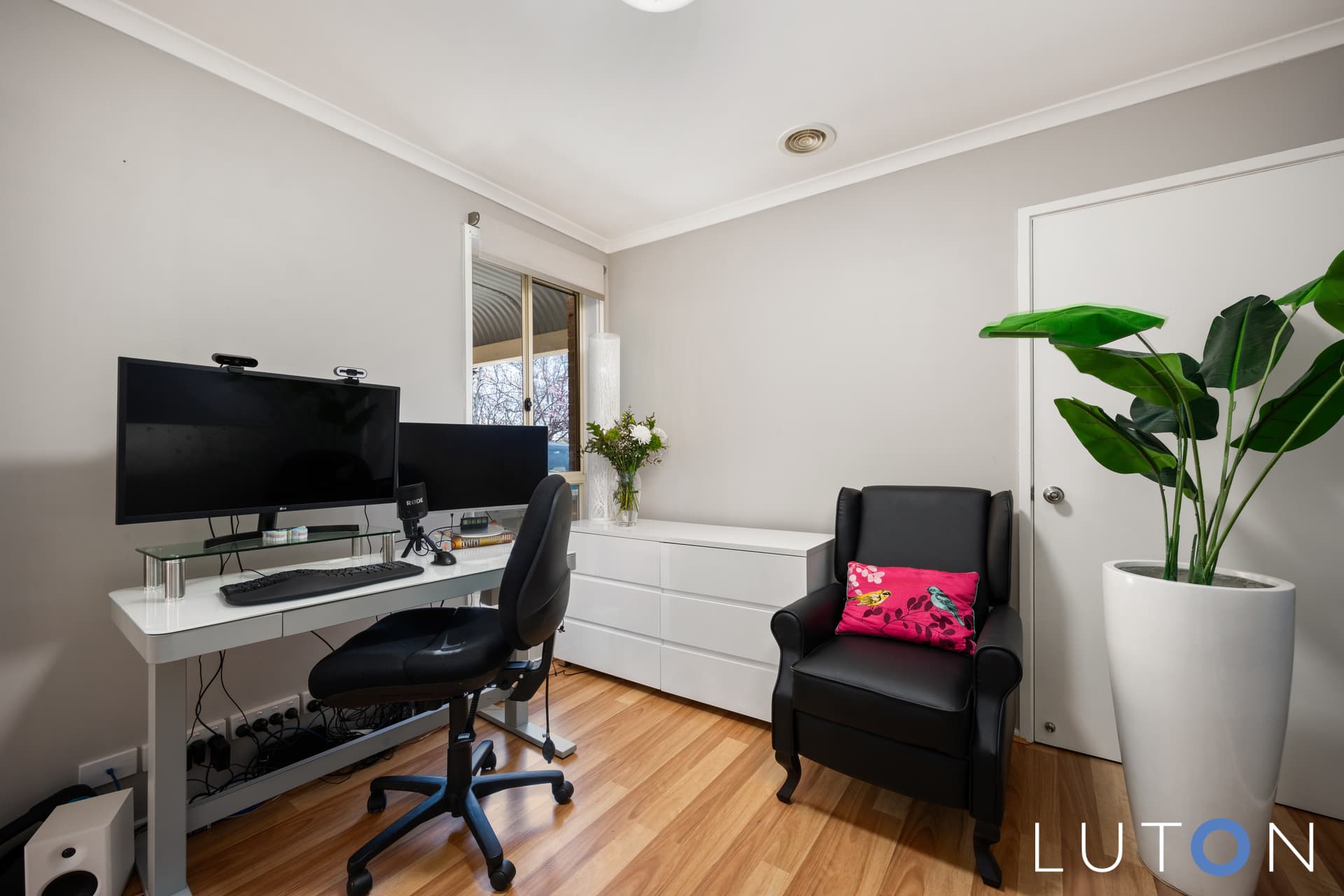 1/6 Willara Close, Amaroo ACT 2914, Amaroo - Thumbnail 2