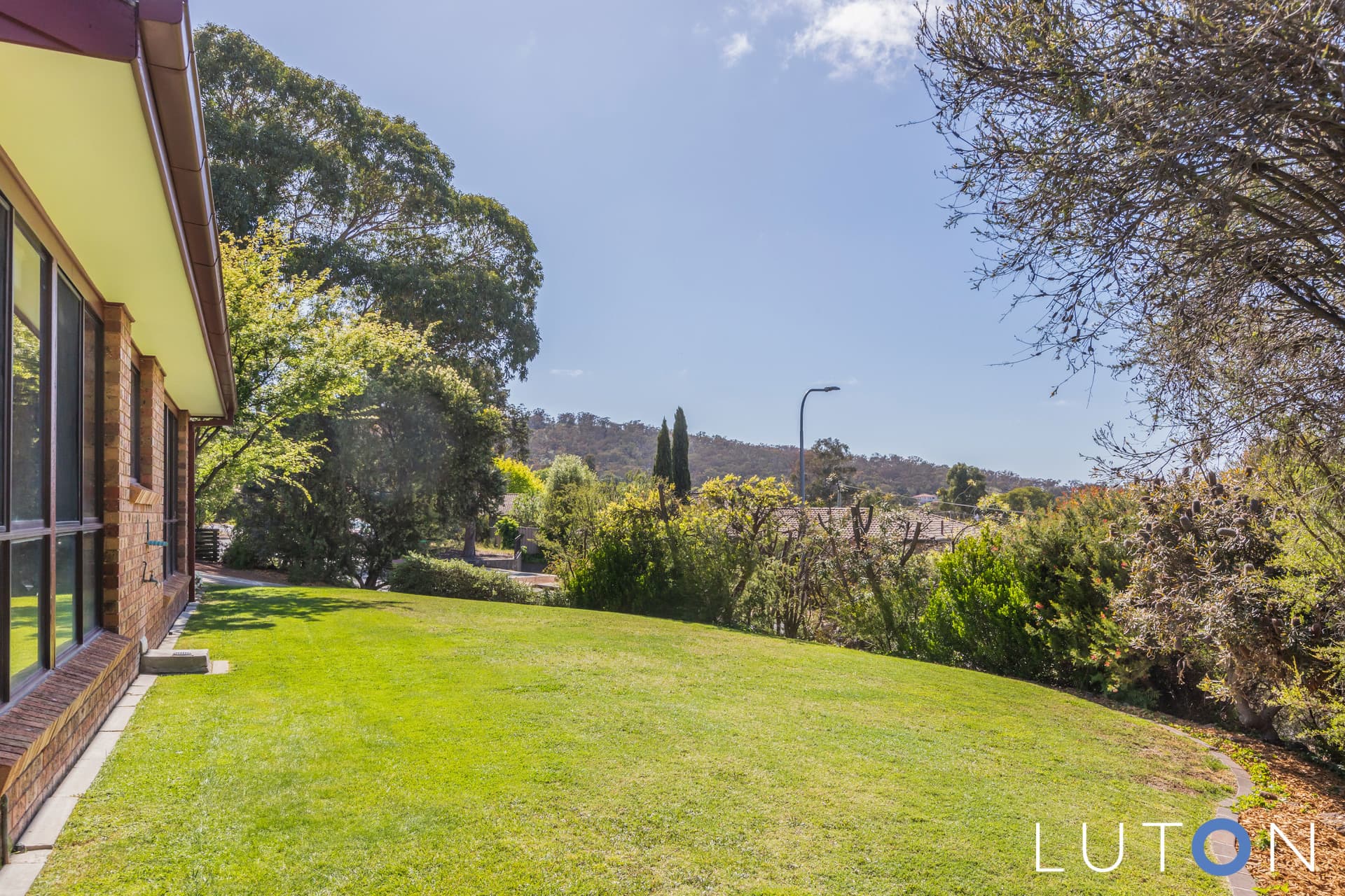 25 Airey Crescent, Fadden ACT 2904, Fadden - Thumbnail 5