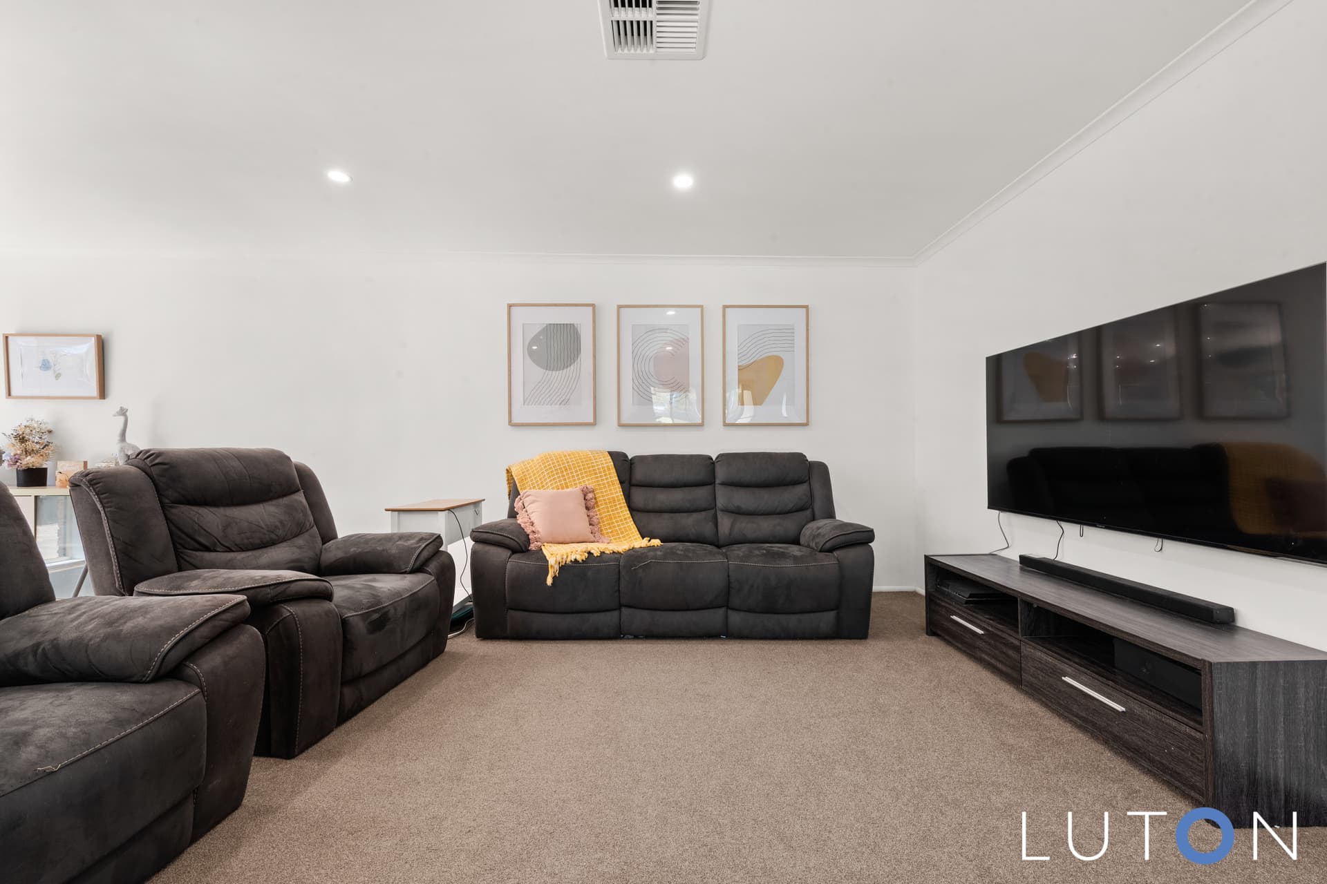 6 Lark Place, Ngunnawal ACT 2913, Ngunnawal - Thumbnail 2