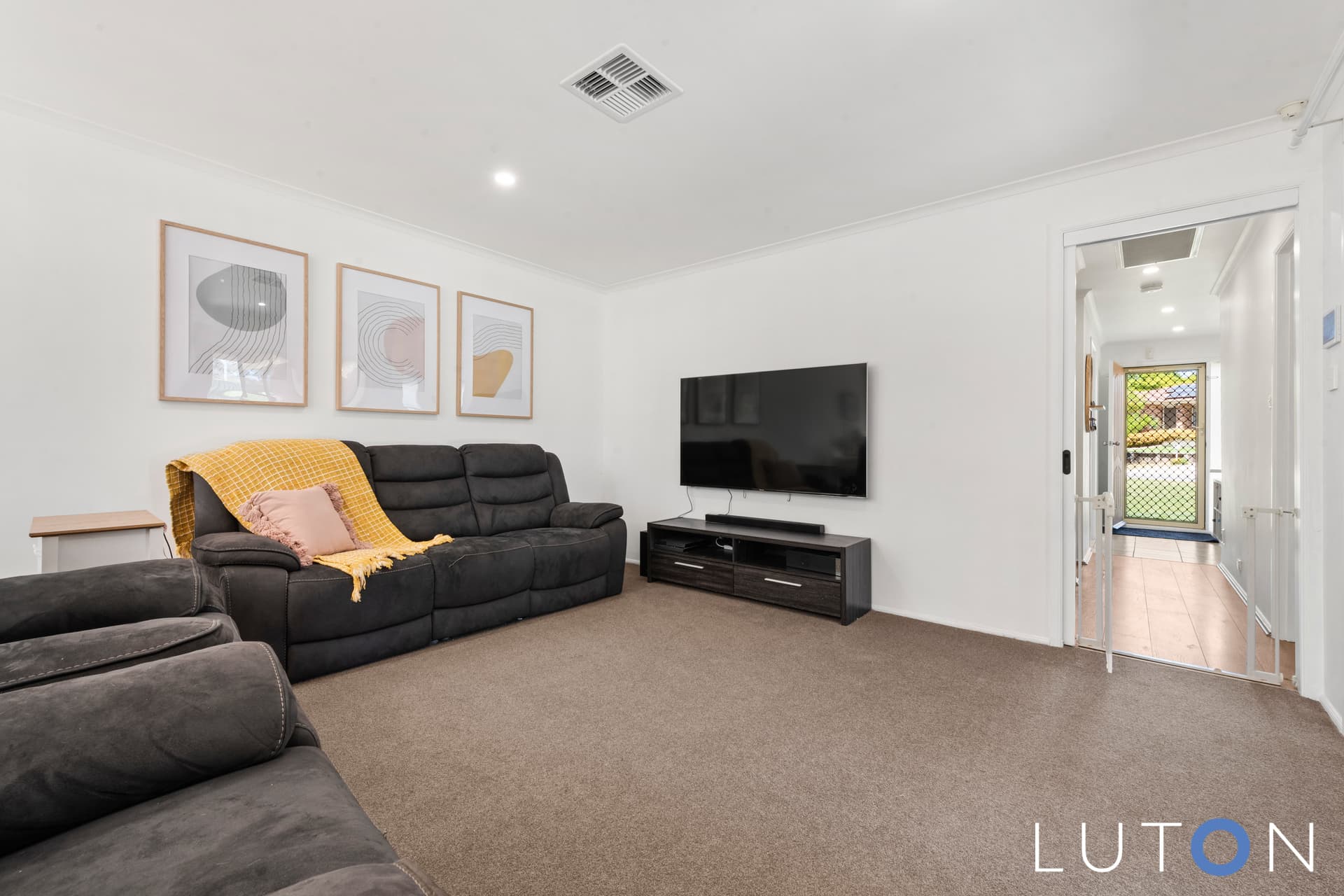 6 Lark Place, Ngunnawal ACT 2913, Ngunnawal - Thumbnail 3