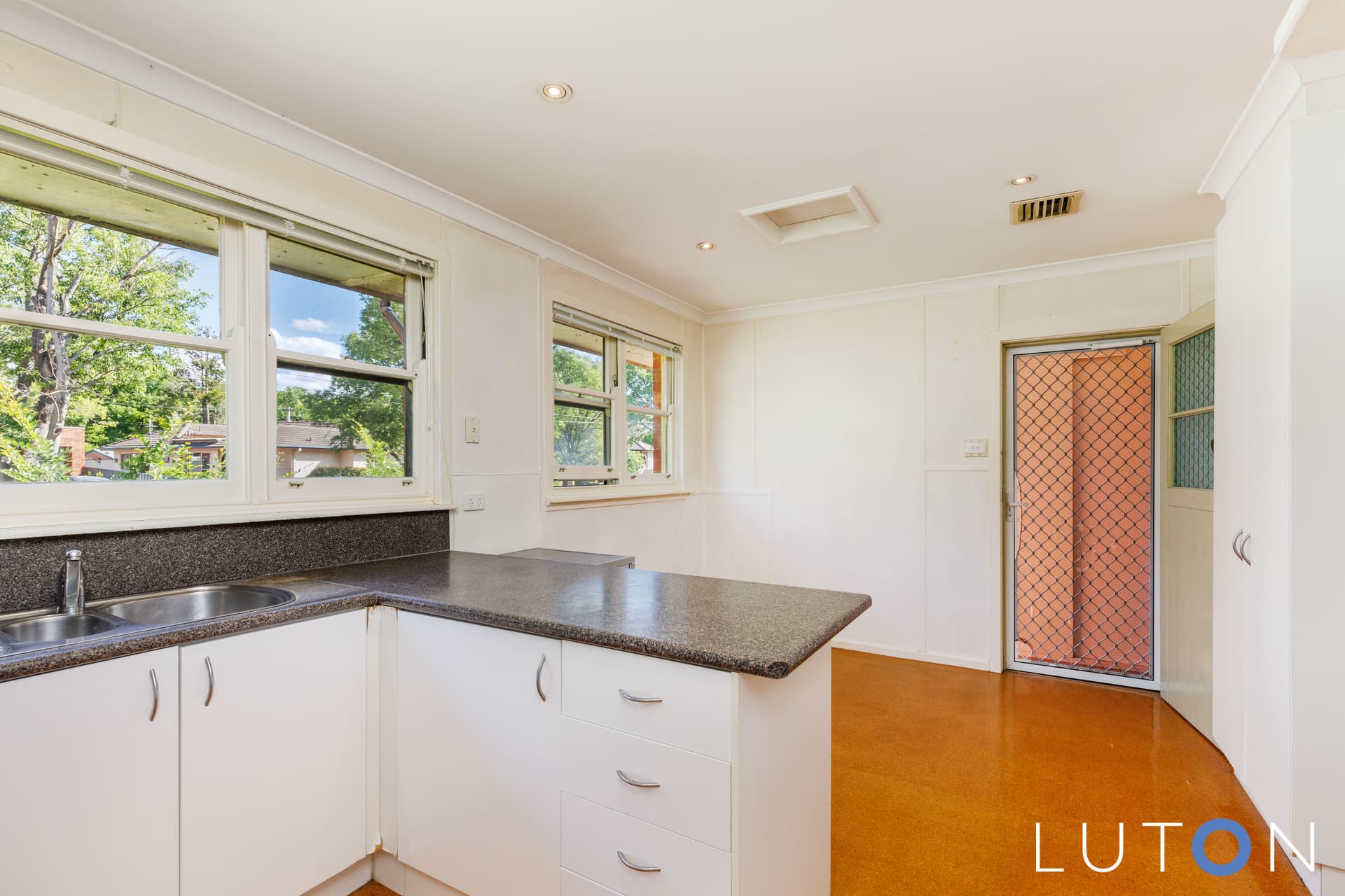 4 Barron Street, Deakin ACT 2600, Deakin - Image 1