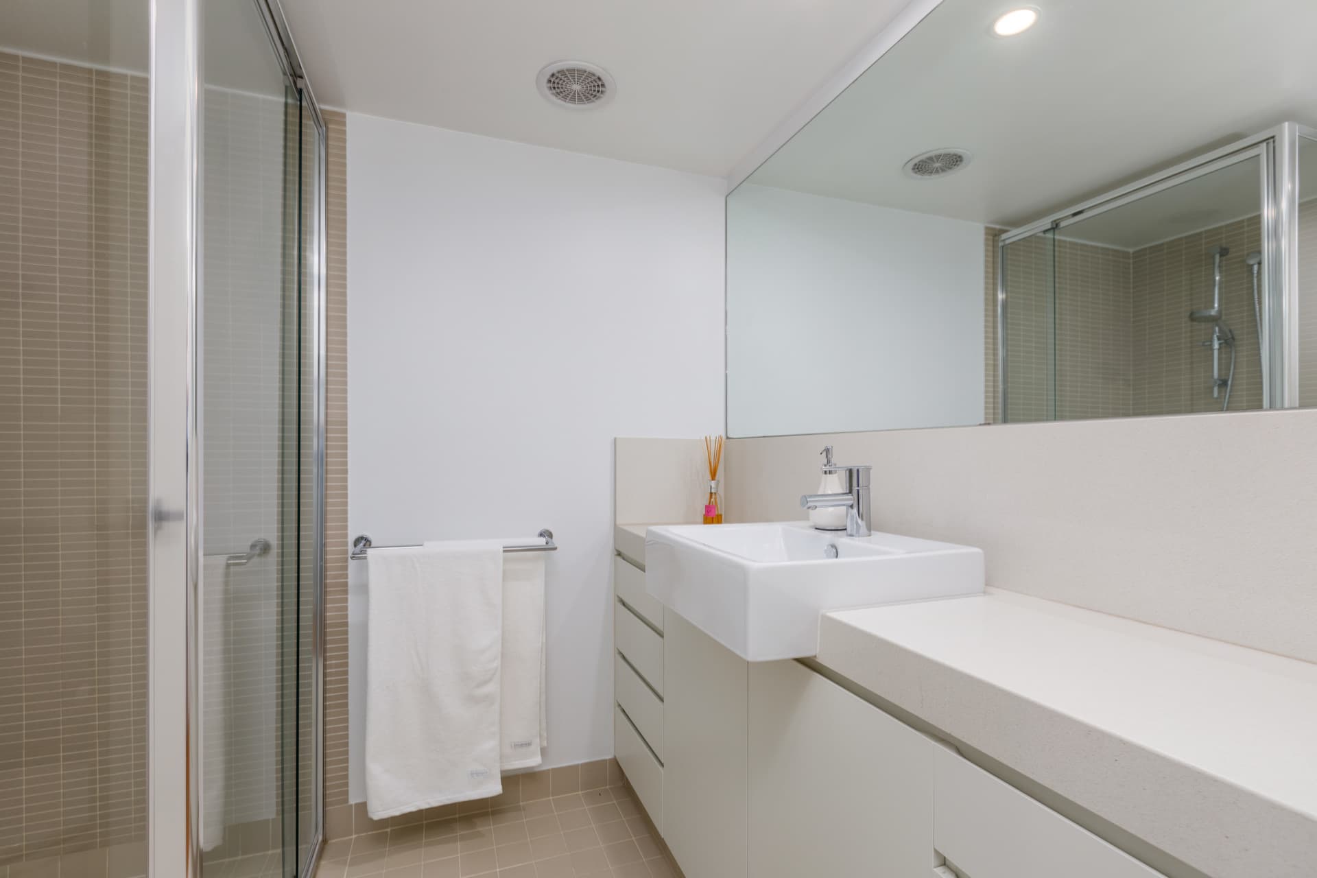35/38 Canberra Avenue, Forrest ACT 2603, Forrest - Thumbnail 3