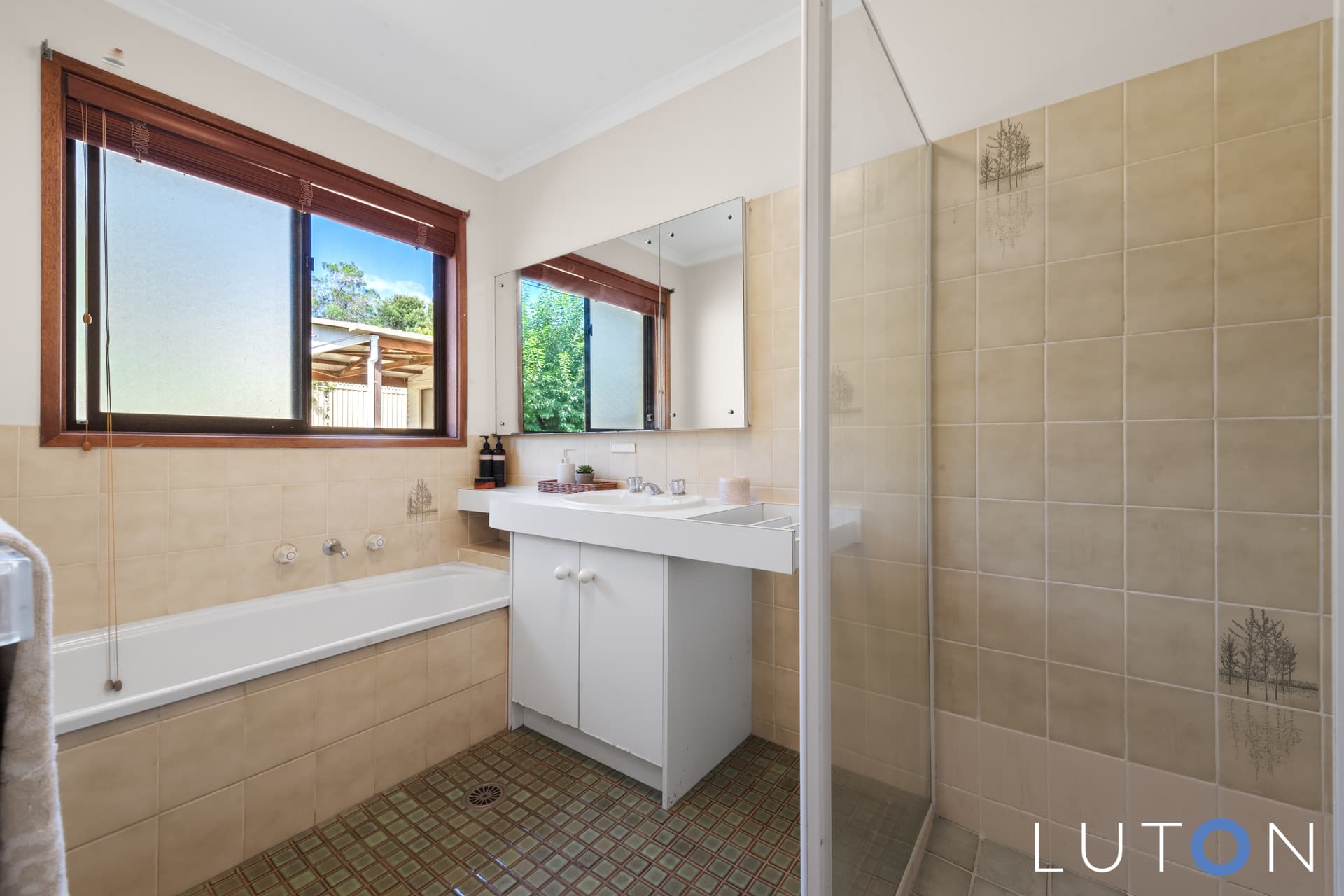 94 Summerville Crescent, Florey ACT 2615, Florey - Thumbnail 2
